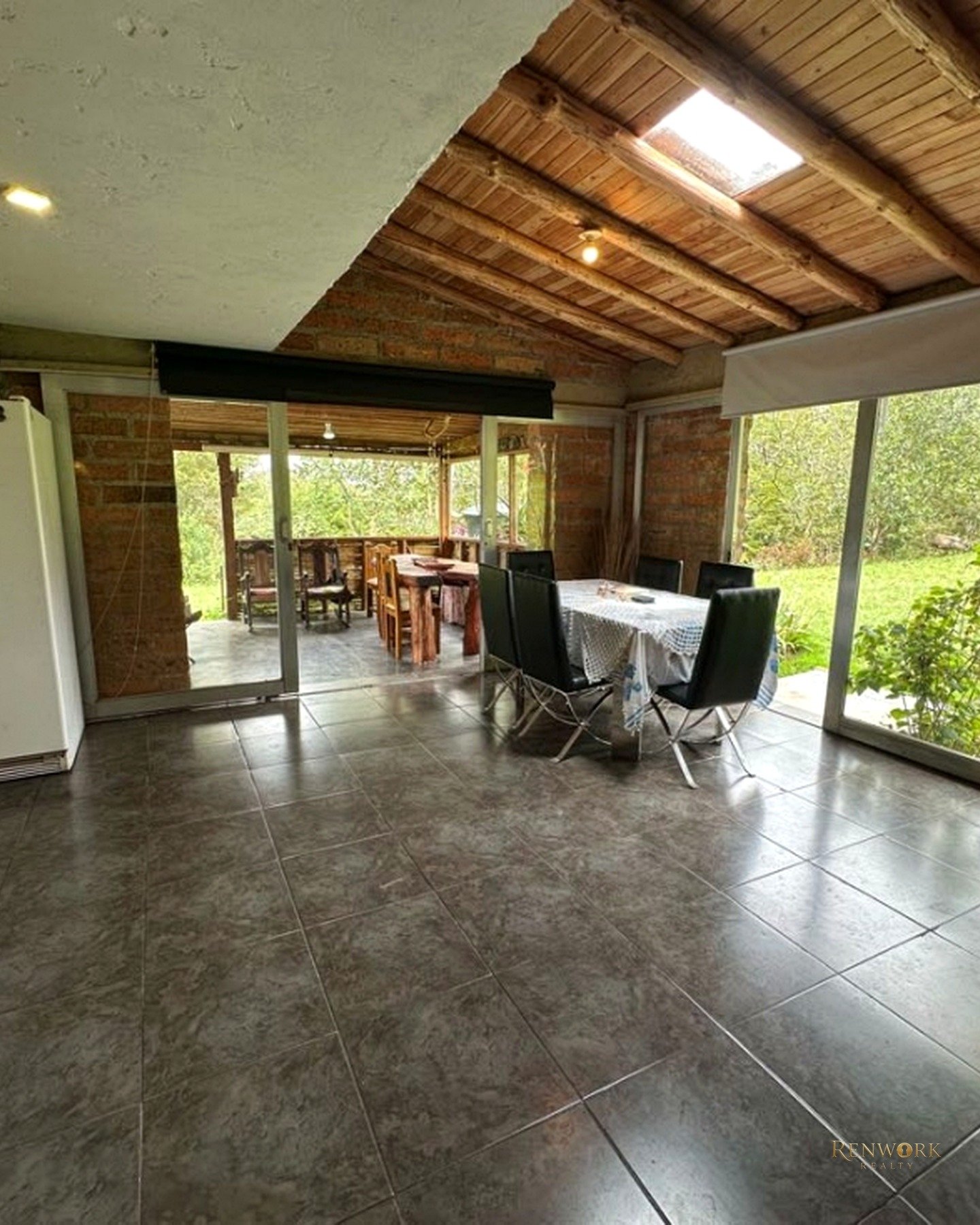 VENDO ACOGEDORA CASA FINCA EN SANTA ELENA · foto 3