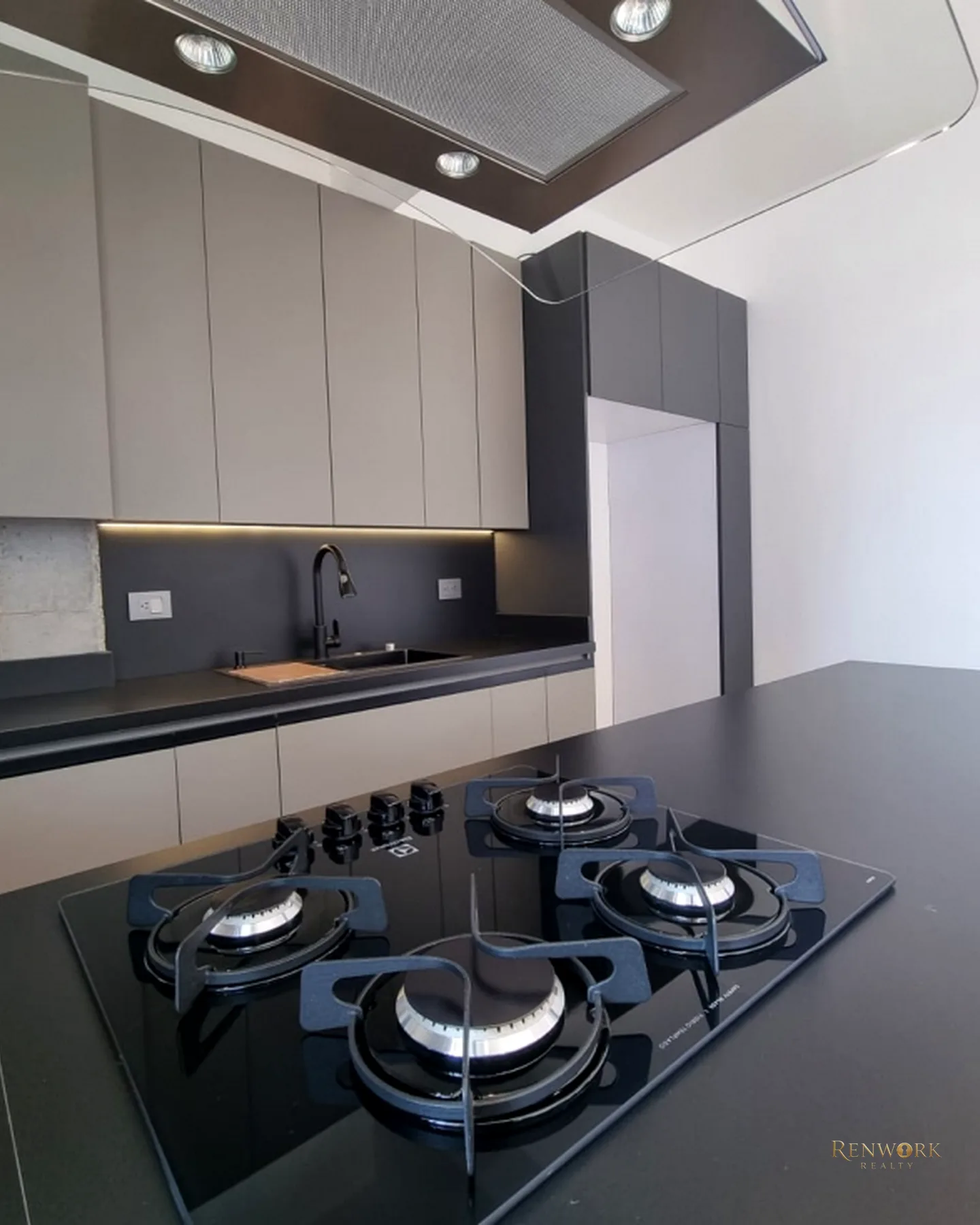 VENDO APARTAMENTO CON TERRAZA CONQUISTADORES AIRBNB · foto 4