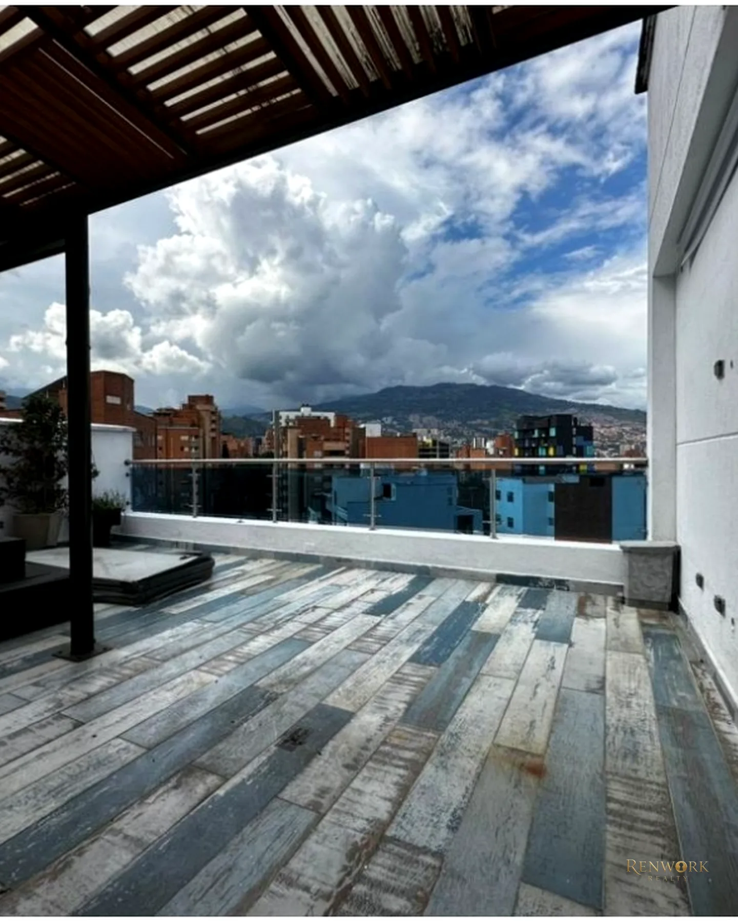 VENDO APARTAMENTO DÚPLEX DE LUJO EN LAURELES CON TERRAZA PRIVADA · foto 3