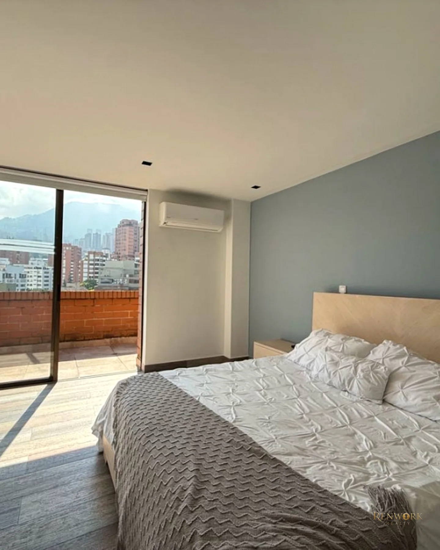 VENDO APARTAMENTO EN EL POBLADO, MILLA DE ORO · foto 9