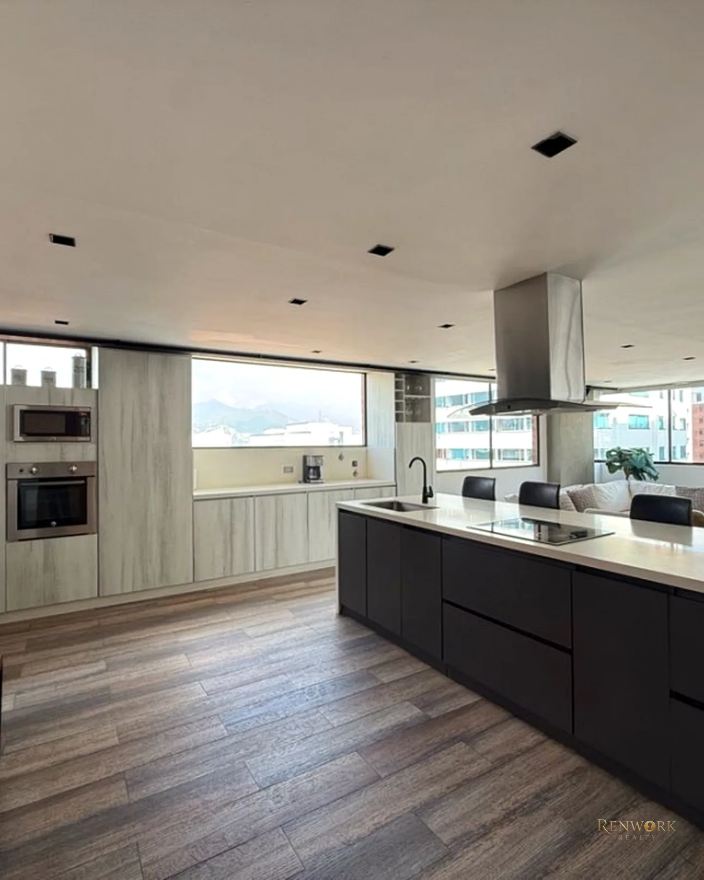 VENDO APARTAMENTO EN EL POBLADO, MILLA DE ORO · foto 4