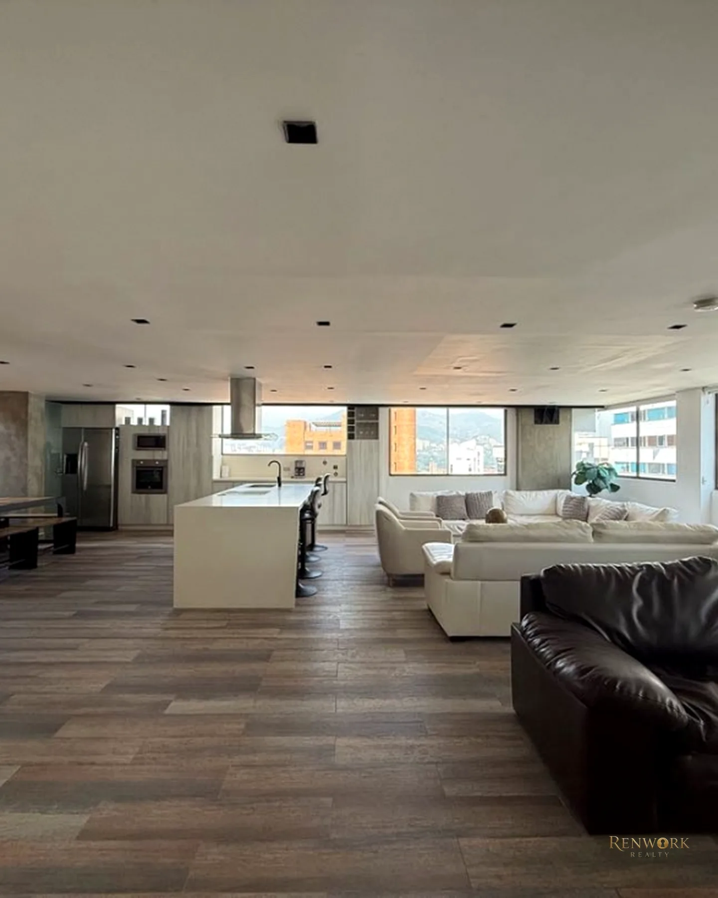 VENDO APARTAMENTO EN EL POBLADO, MILLA DE ORO · foto 2