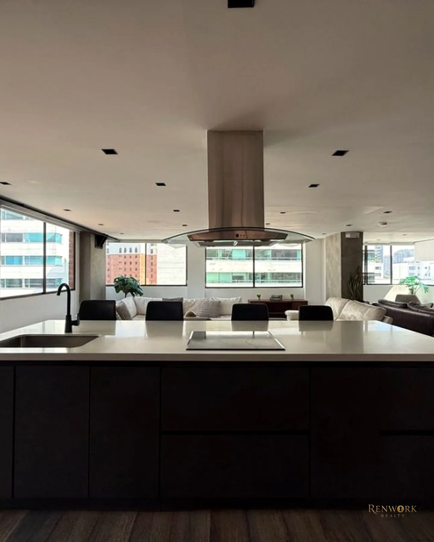 VENDO APARTAMENTO EN EL POBLADO, MILLA DE ORO · foto 3
