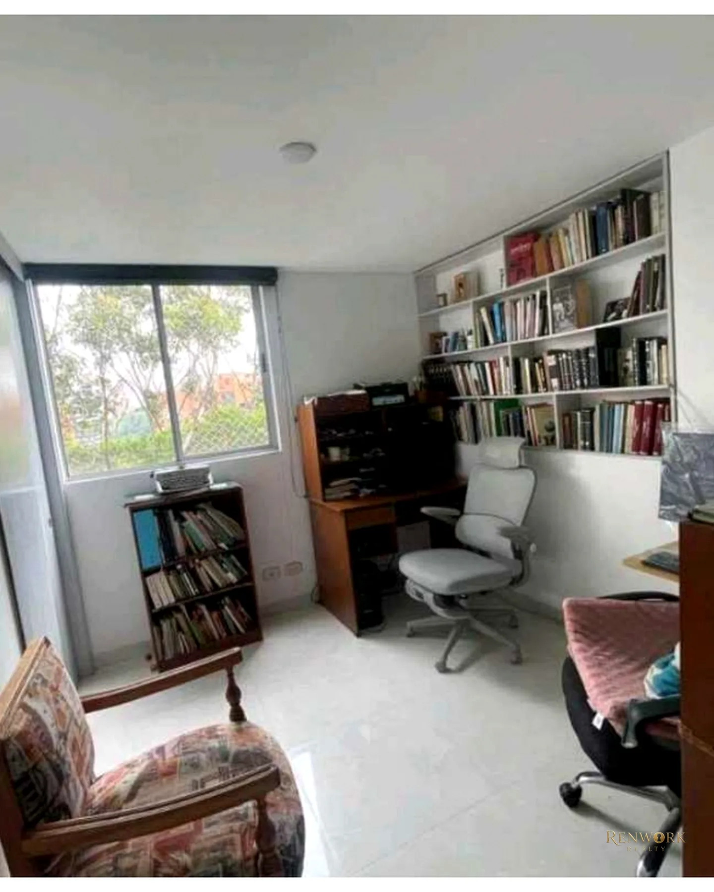 VENDO APARTAMENTO EN ENVIGADO ESMERALDAL REMODELAR UNIDAD CON PISCINA · foto 4