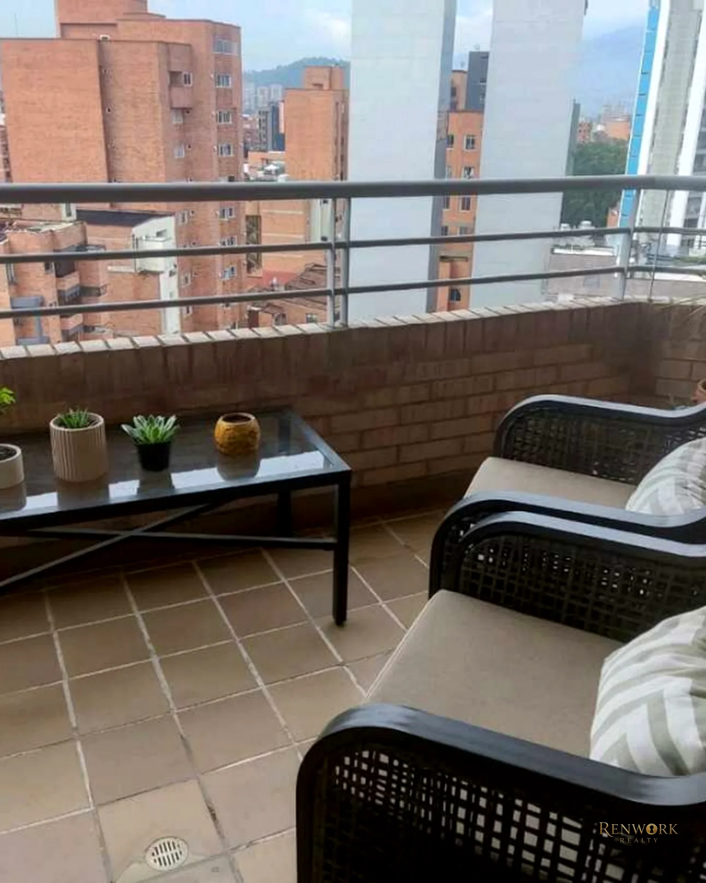 VENDO APARTAMENTO EN LAURELES PORTERIA 24/7 · foto 5