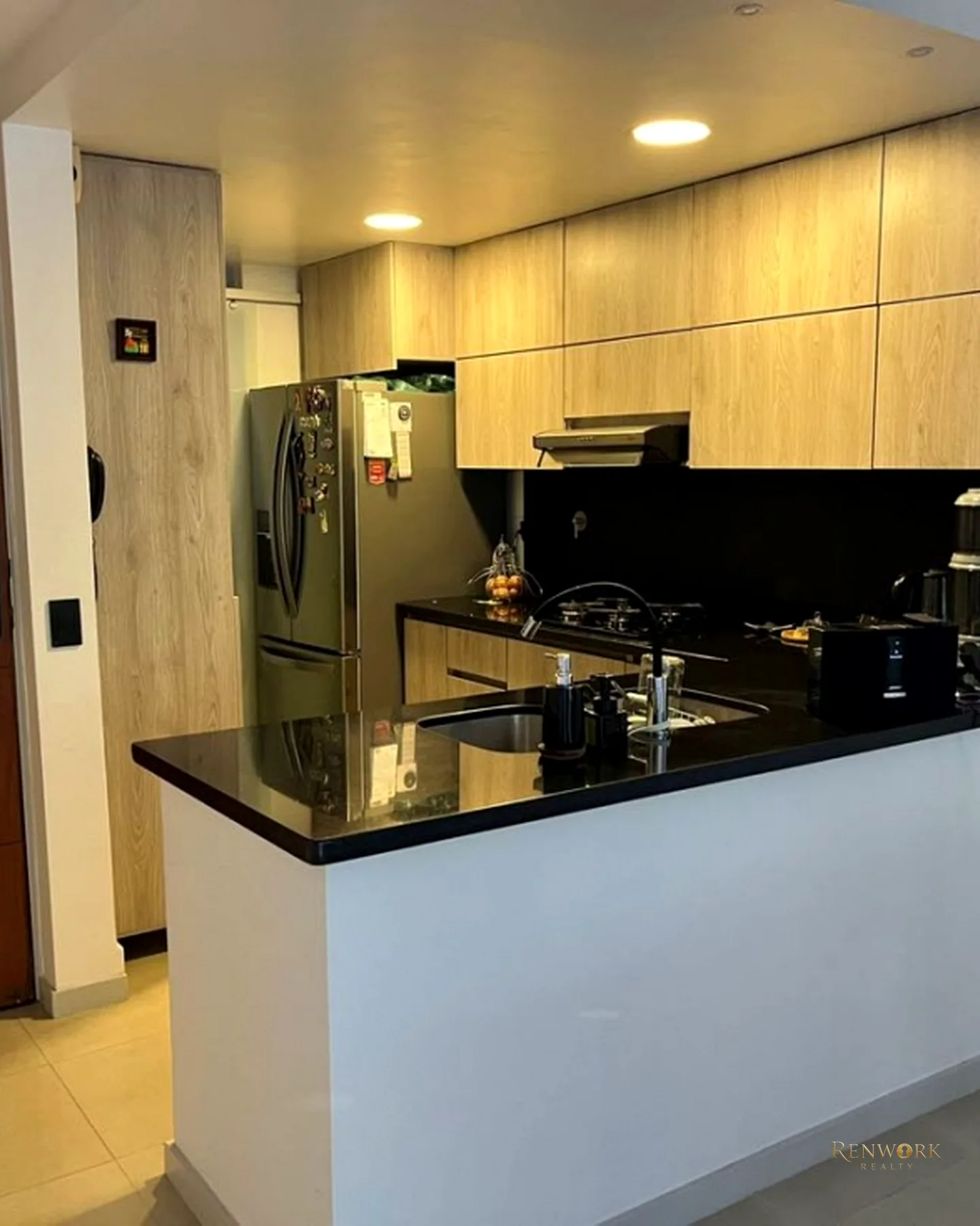 VENDO APARTAMENTO ENVIGADO ESMERALDAL REMODELADO AMPLIO ILUMINADO · foto 2