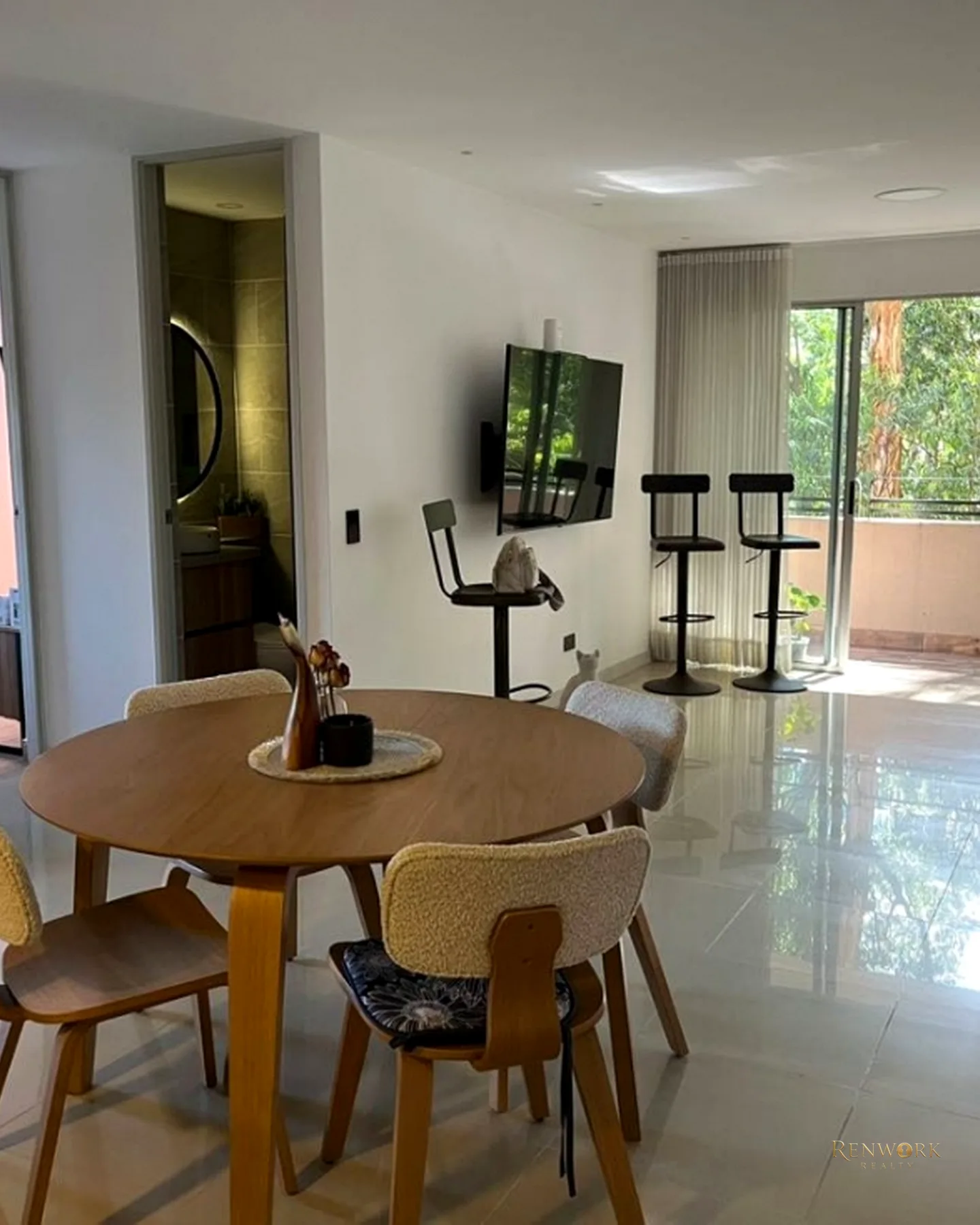 VENDO APARTAMENTO ENVIGADO ESMERALDAL REMODELADO AMPLIO ILUMINADO · foto 3
