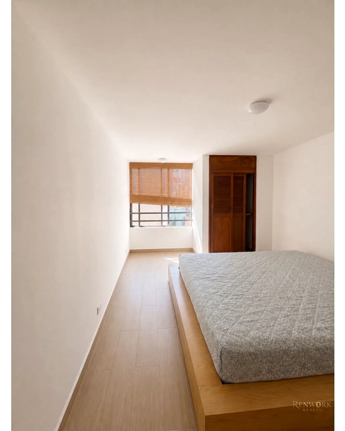 VENDO APARTAMENTO REMODELADO EN LAURELES CON COLEGA · foto 16