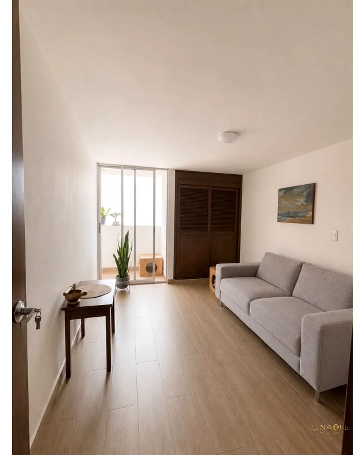 VENDO APARTAMENTO REMODELADO EN LAURELES CON COLEGA · foto 6