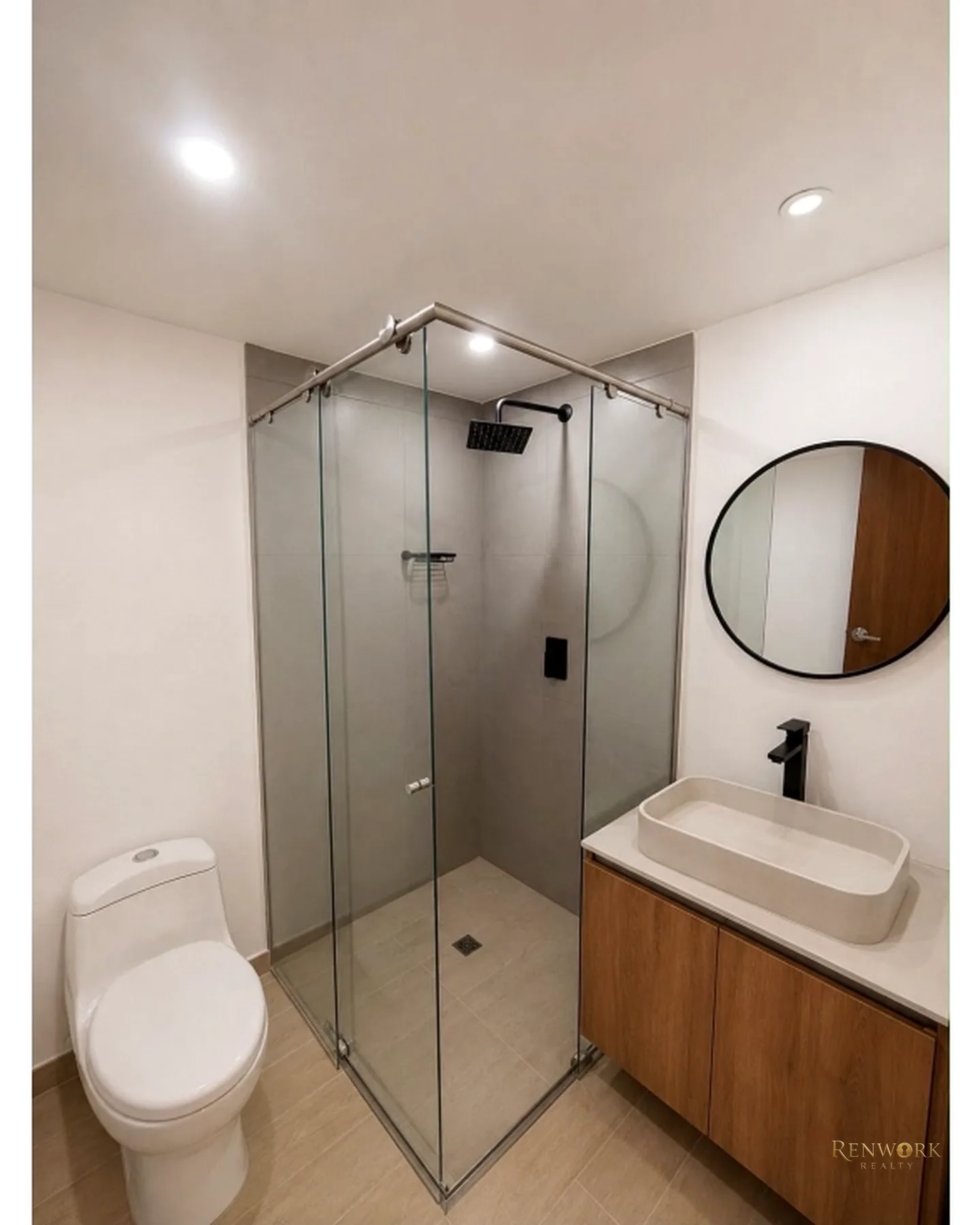VENDO APARTAMENTO REMODELADO EN LAURELES CON COLEGA · foto 15