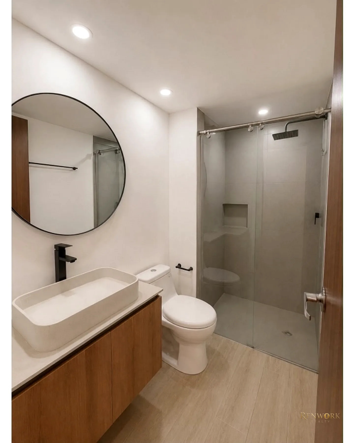 VENDO APARTAMENTO REMODELADO EN LAURELES CON COLEGA · foto 14