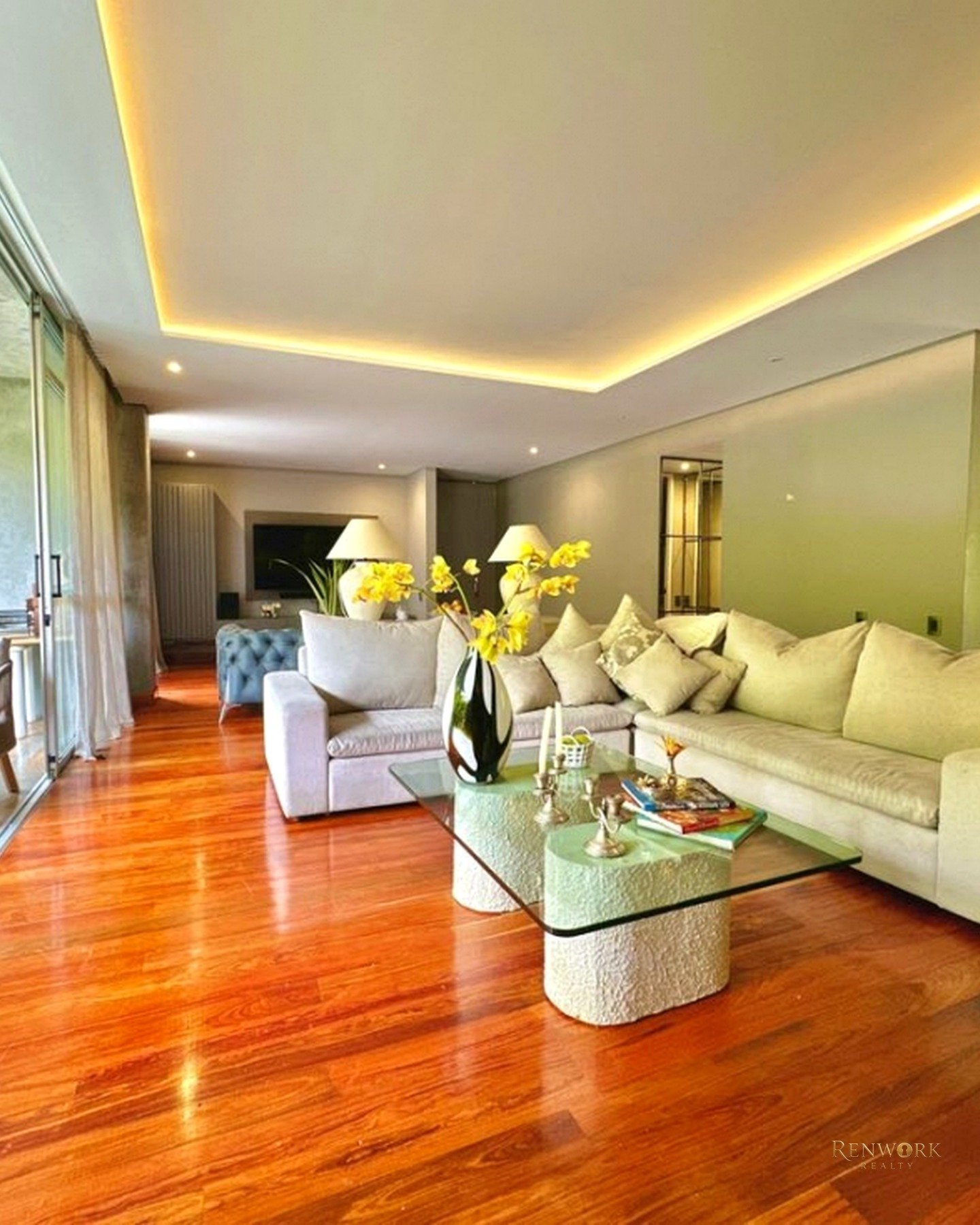VENDO APARTAMENTO SECTOR LAS SANTAS, EL POBLADO. · foto 4