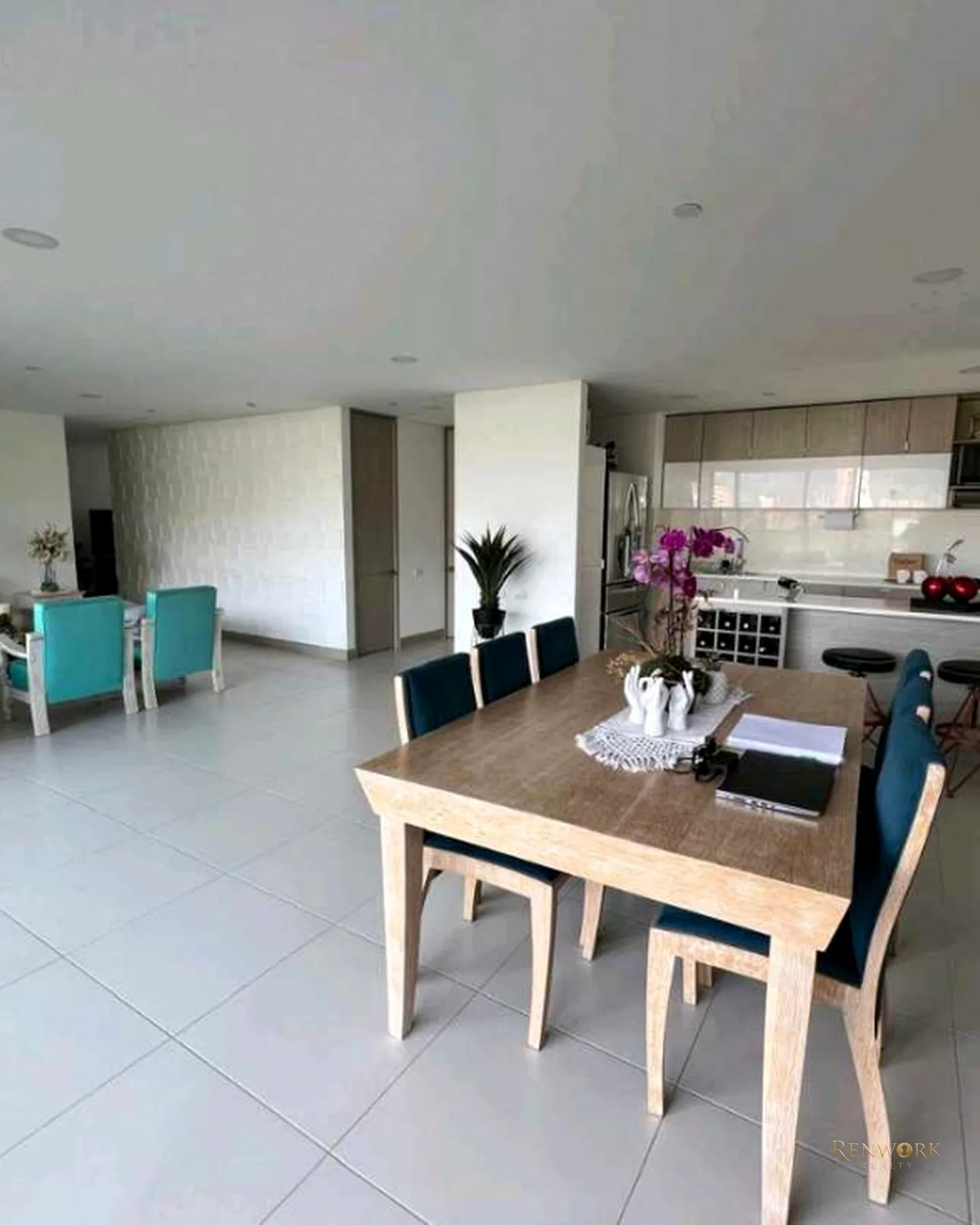 VENDO APTO ENVIGADO LOMA DEL CHOCHO,ARÉA 176 MTRS,$1640 · foto 2
