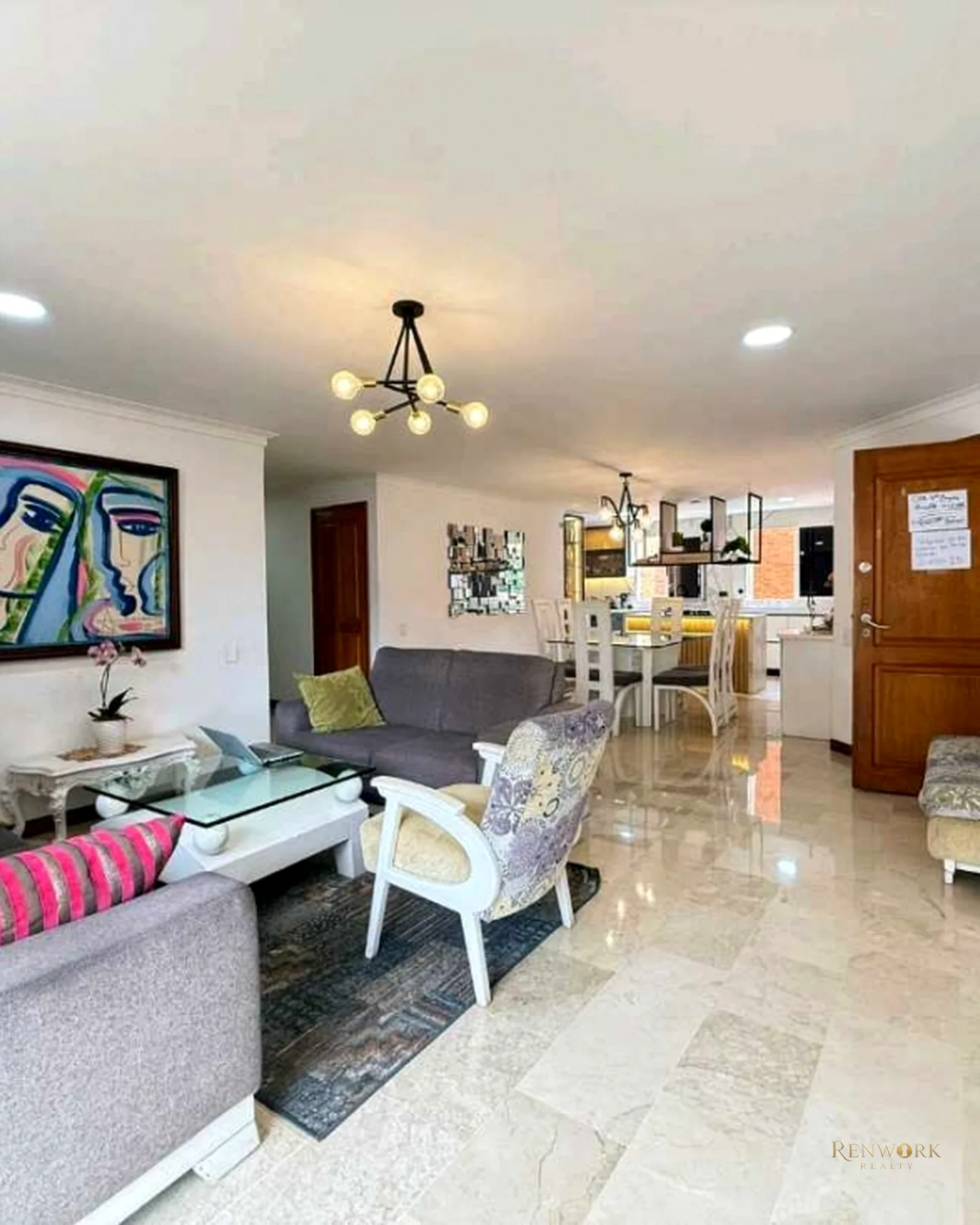 VENDO.APTO LAURELES,ARÉA 163,$1400 · foto 1