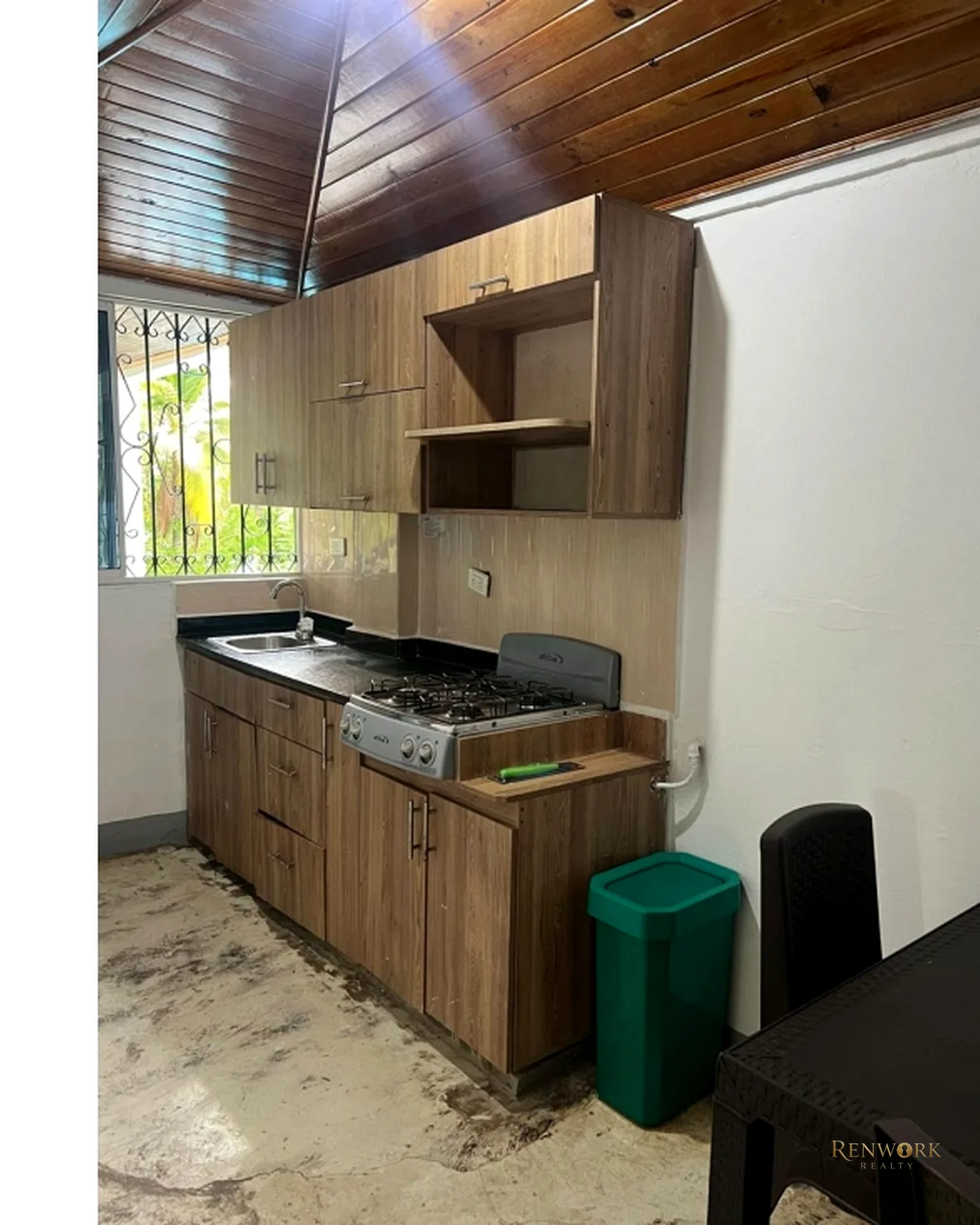 VENDO CABAÑA DE DOS PLANTAS EN COVEÑAS CON VISTA AL MAR · foto 1