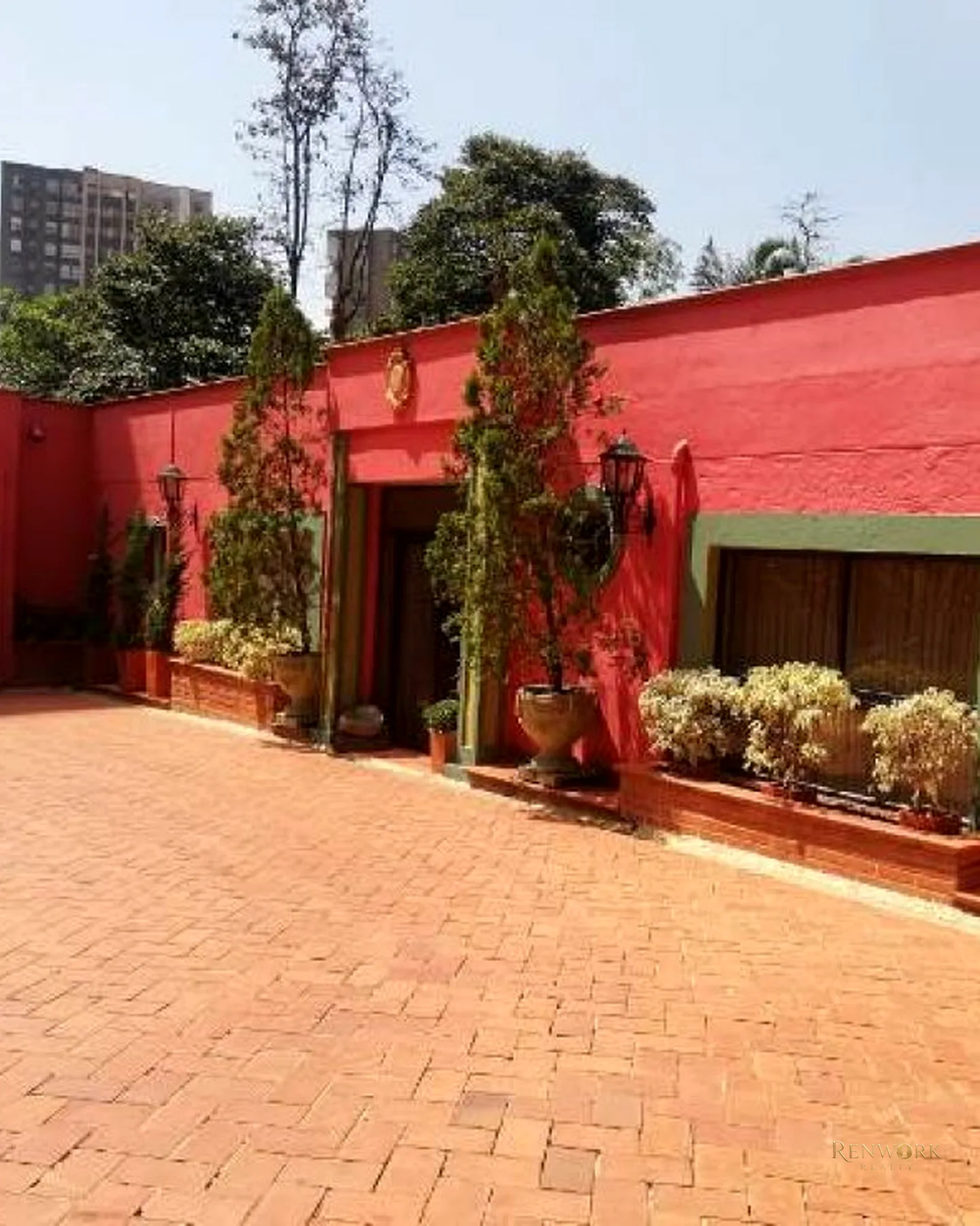 VENDO CASA LOTE CON PISCINA CERCA AL PARQUE LLERAS 1050 M2 · foto 13