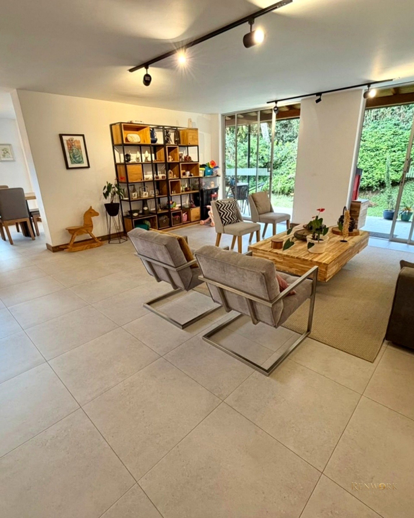 Vista de VENDO CASA REMODELADA POBLADO - SAN LUCAS - CERCA MONTESORI