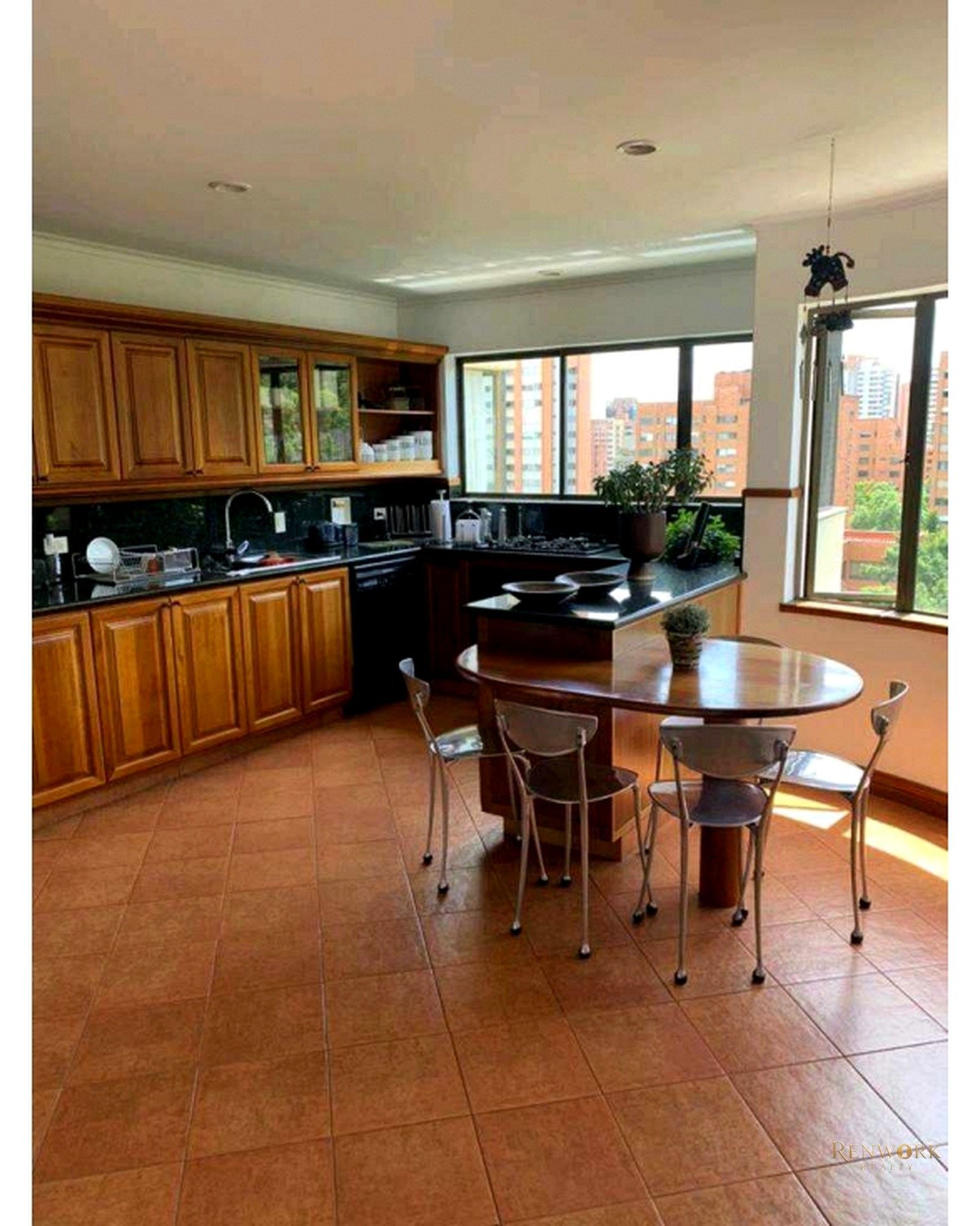 VENDO ESPECTACULAR APARTAMENTO EN EL POBLADO · foto 7