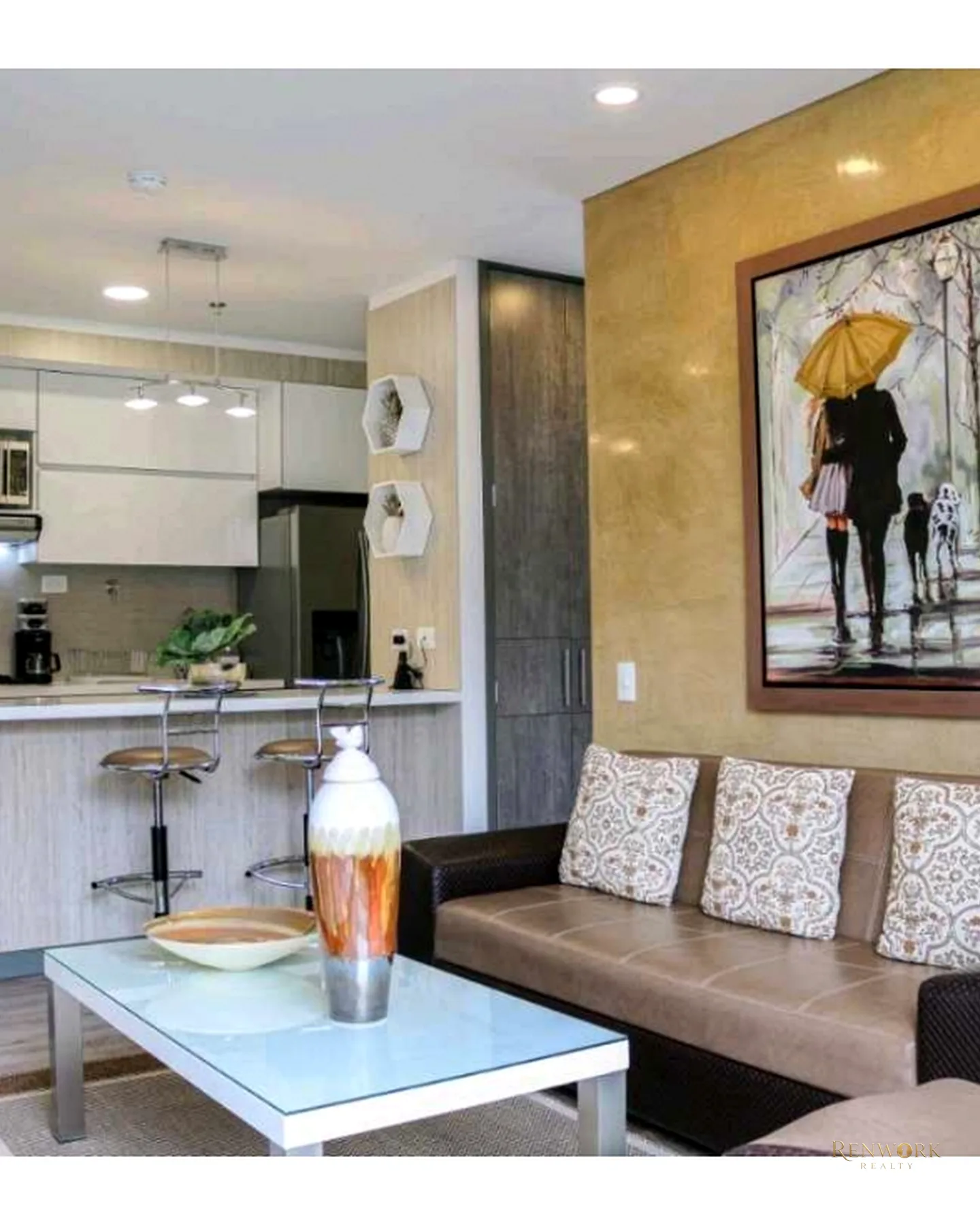 VENDO EXCELENTE APARTAMENTO POBLADO CERCA TESORO. RENTAS CORTAS · foto 3
