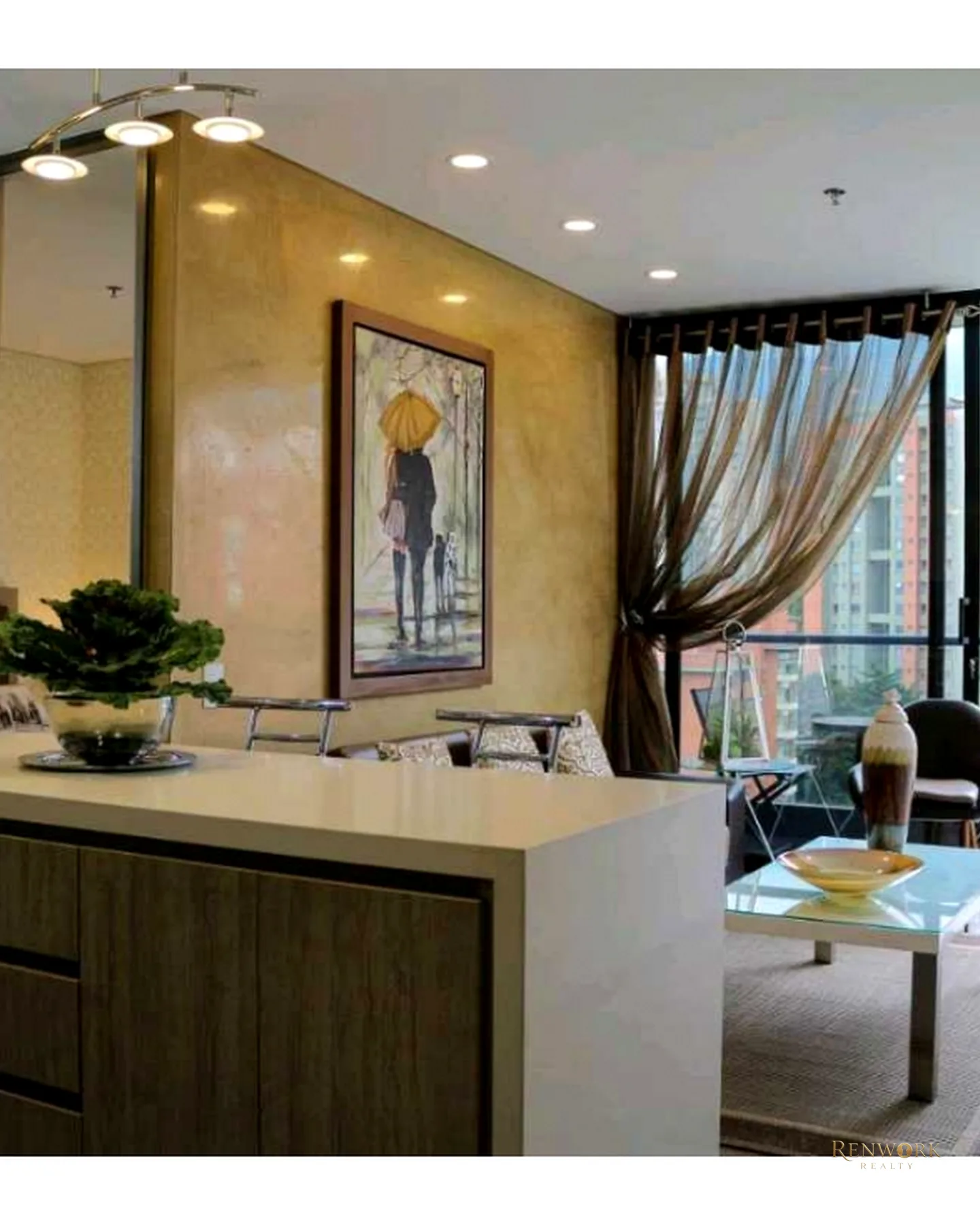 VENDO EXCELENTE APARTAMENTO POBLADO CERCA TESORO. RENTAS CORTAS · foto 4
