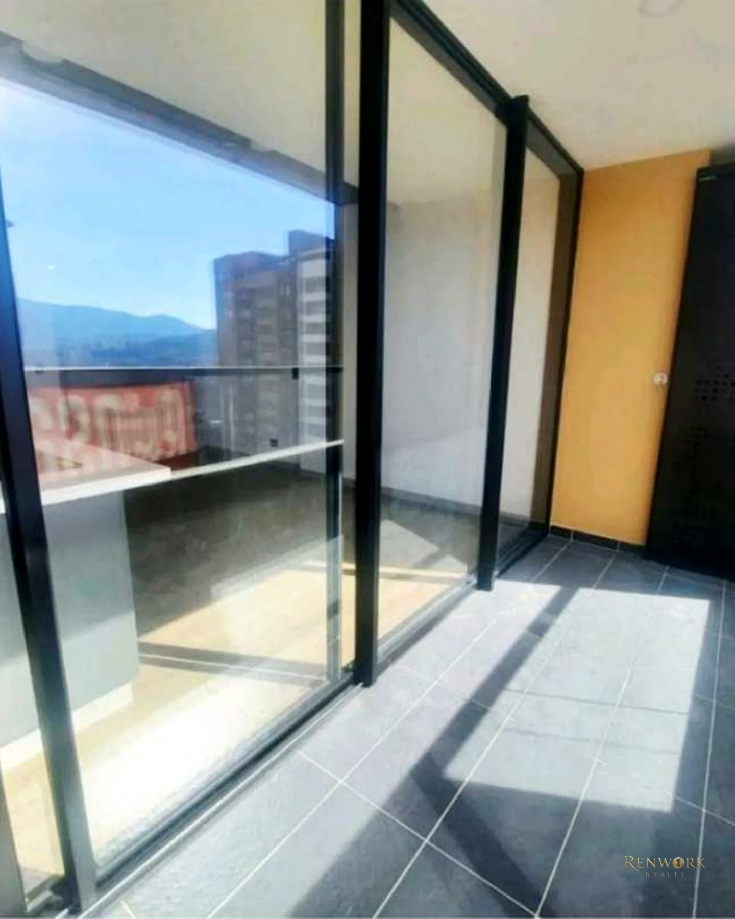 VENDO NUEVO Y MODERNO APARTAMENTO EN ENVIGADO LOMA DE LOS MESA · foto 4