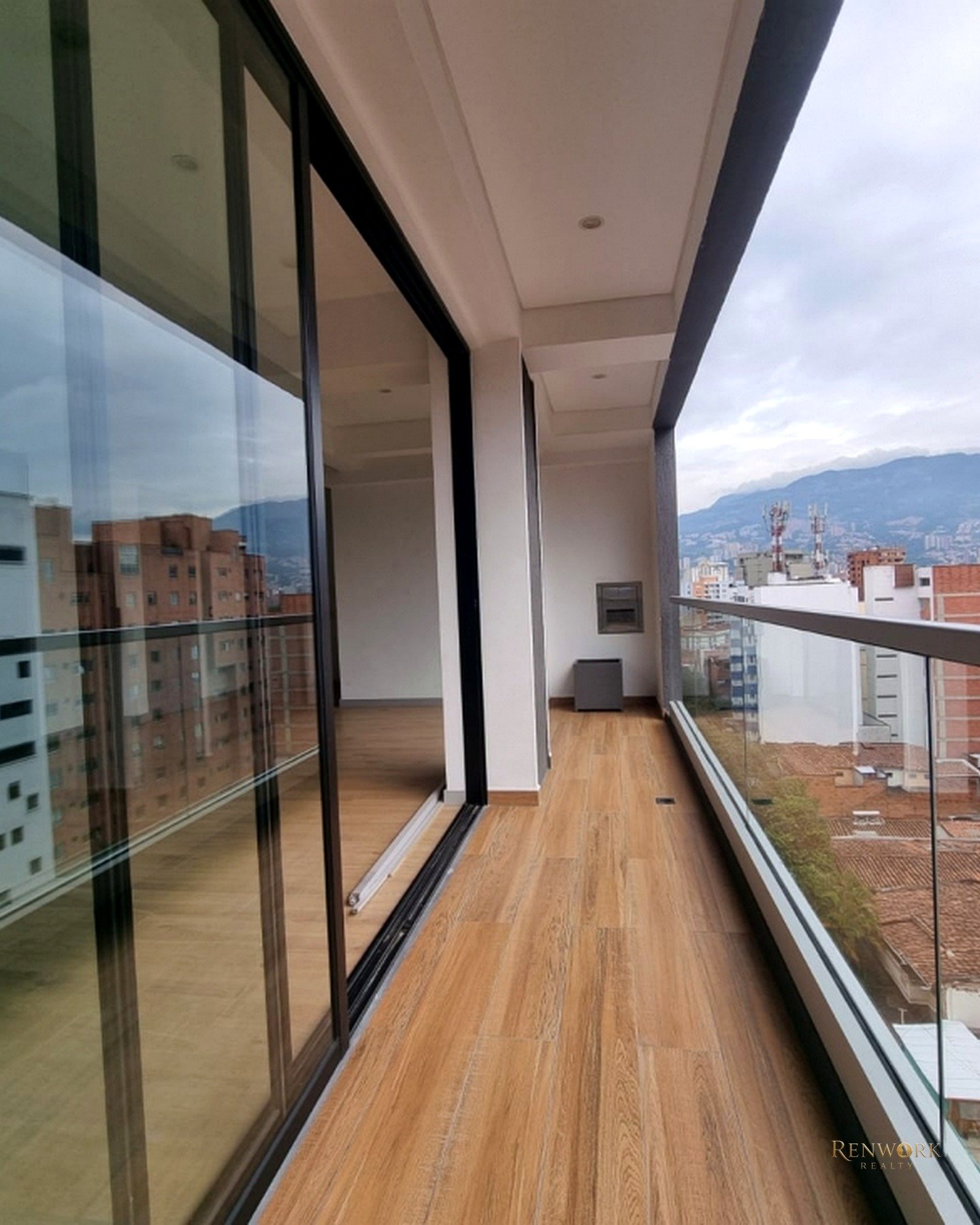 Vista de VENDO PENTHOUSE DUPLEX CONQUISTADORES MEDELLÍN (AIRBNB)