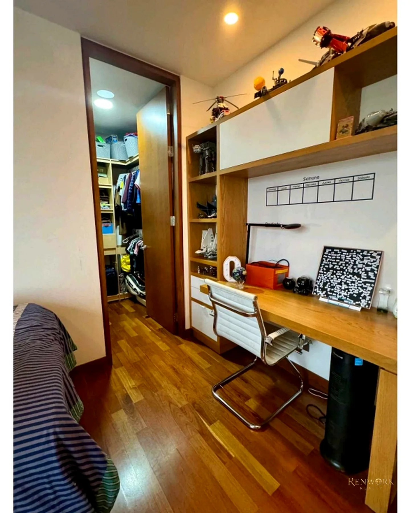 VENDO POBLADO PALMAS,ARÉA 232.12 MTRS,VALOR$2800 · foto 13