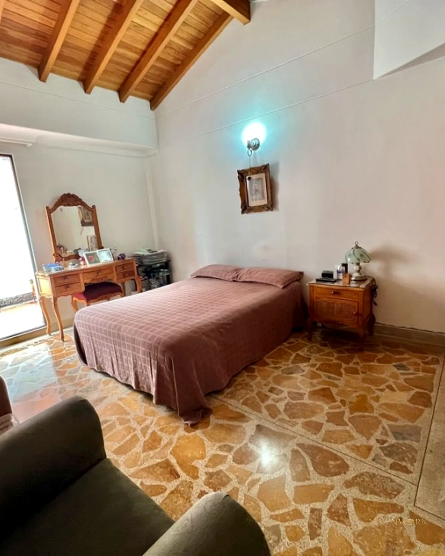 VENTA AMPLIO APARTAMENTO DUPLEX LAURELES MEDELLÍN 264,39 MTS2 · foto 7
