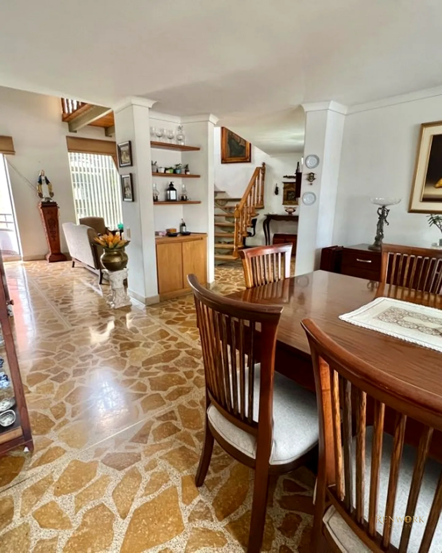 VENTA AMPLIO APARTAMENTO DUPLEX LAURELES MEDELLÍN 264,39 MTS2 · foto 4