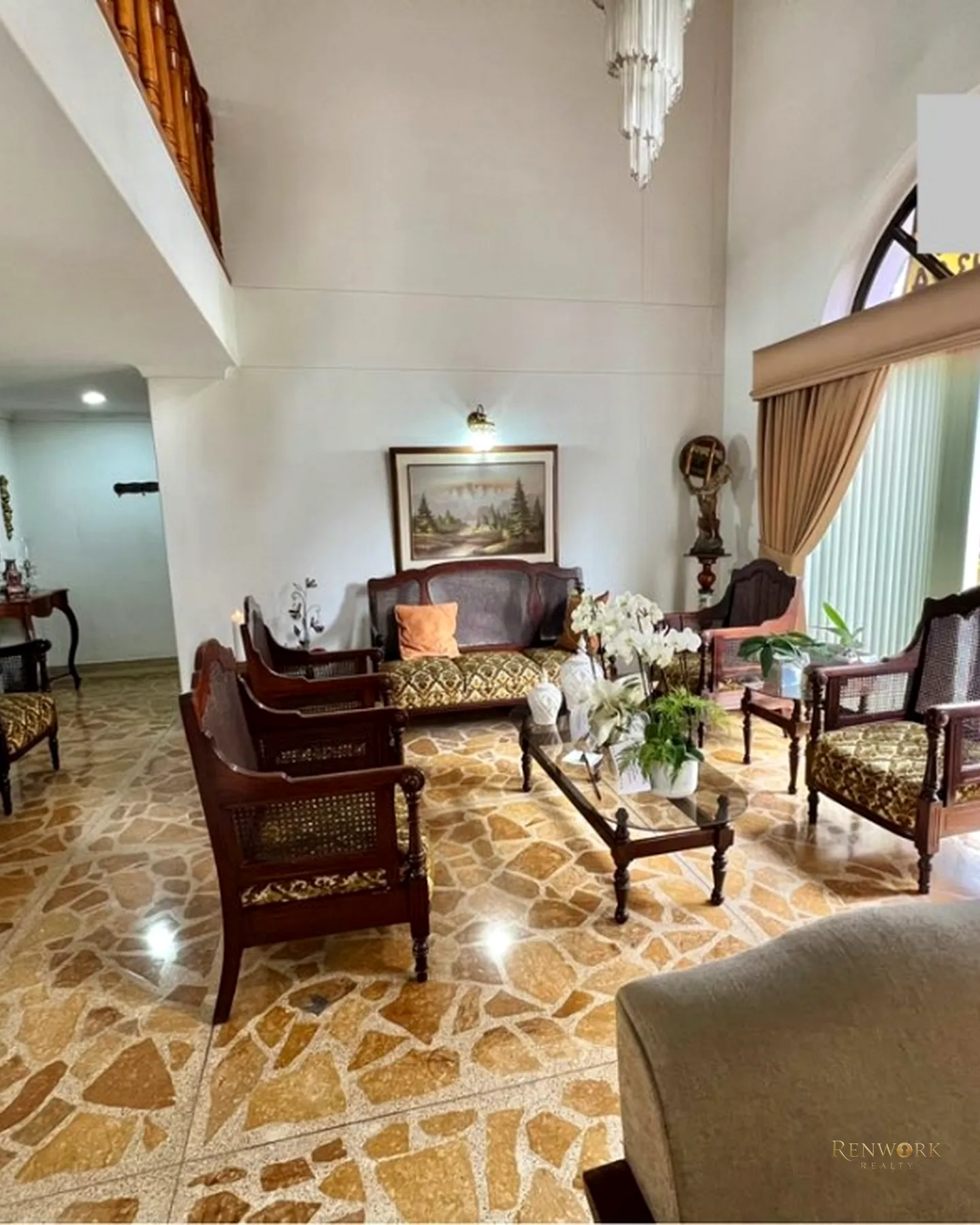 VENTA AMPLIO APARTAMENTO DUPLEX LAURELES MEDELLÍN 264,39 MTS2 · foto 2