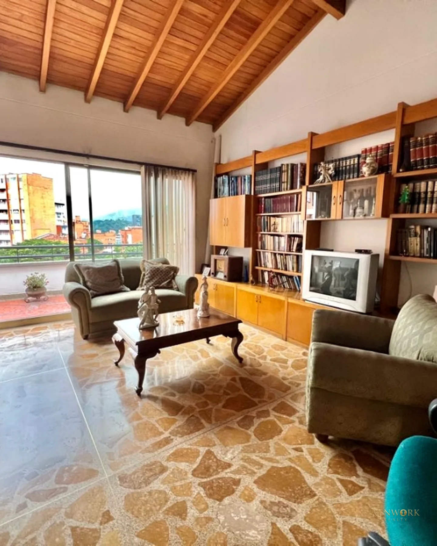 VENTA AMPLIO APARTAMENTO DUPLEX LAURELES MEDELLÍN 264,39 MTS2 · foto 1