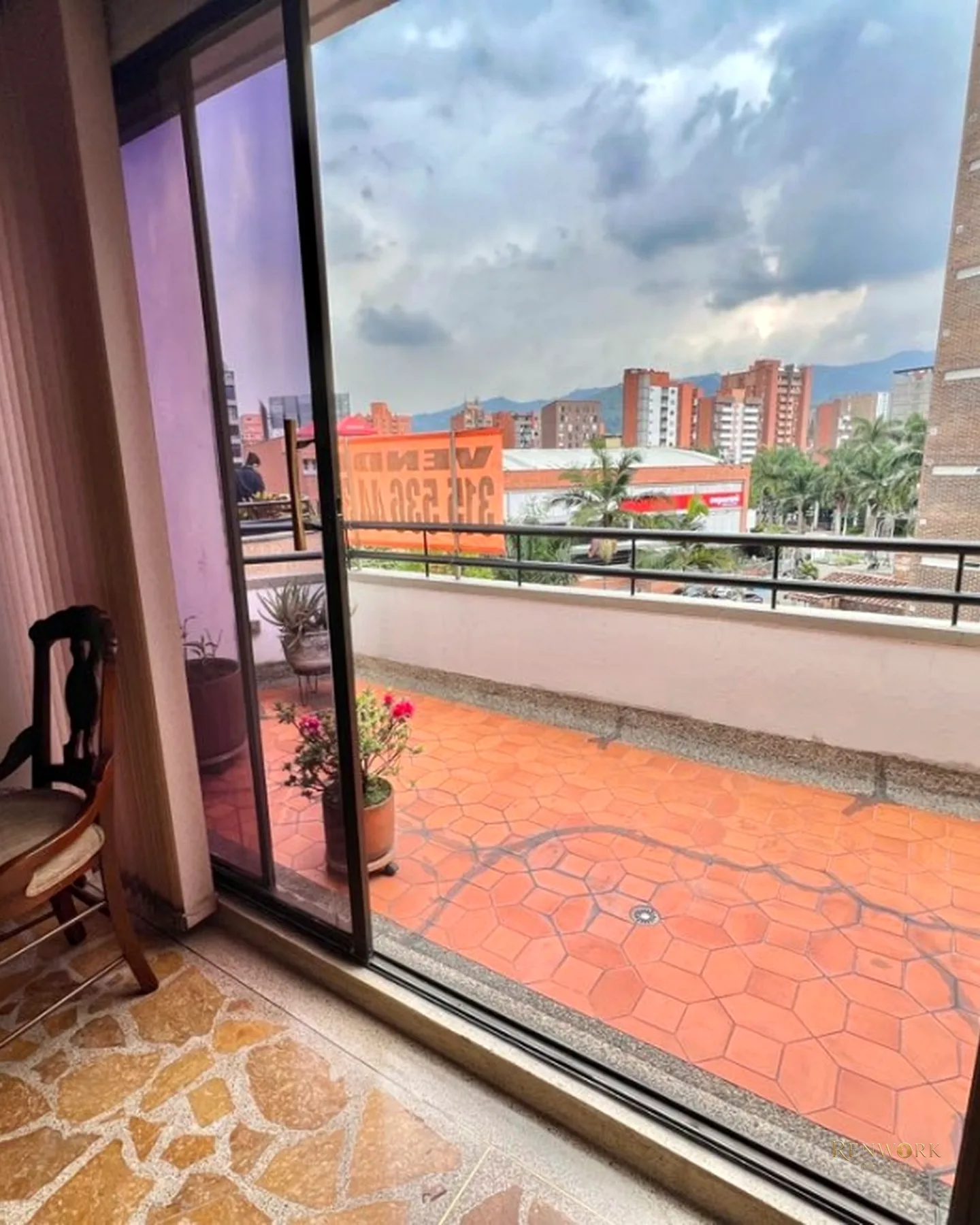 VENTA AMPLIO APARTAMENTO DUPLEX LAURELES MEDELLÍN 264,39 MTS2 · foto 19