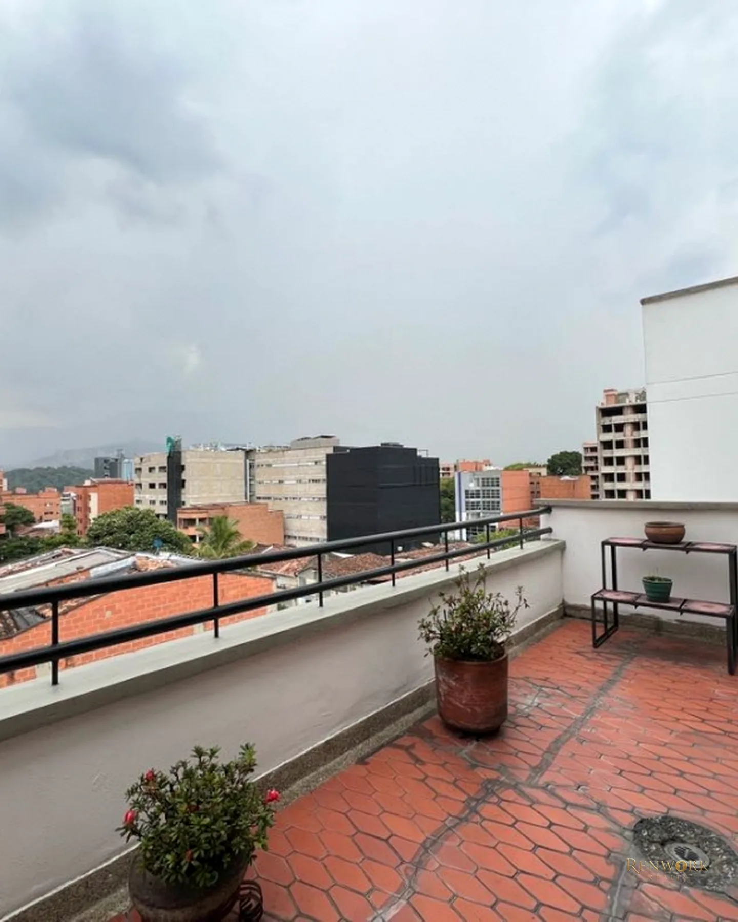 VENTA AMPLIO APARTAMENTO DUPLEX LAURELES MEDELLÍN 264,39 MTS2 · foto 21