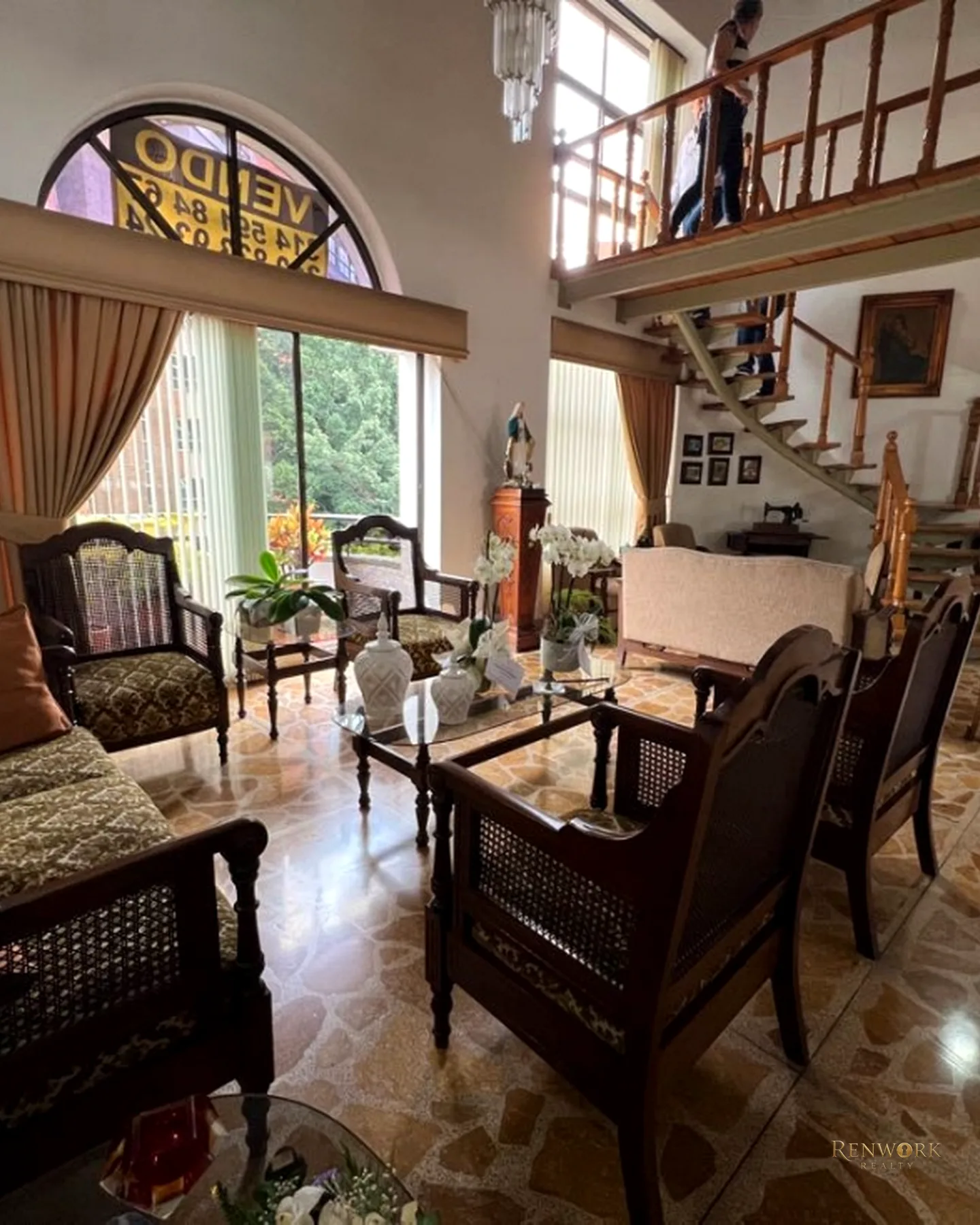 VENTA AMPLIO APARTAMENTO DUPLEX LAURELES MEDELLÍN 264,39 MTS2 · foto 5