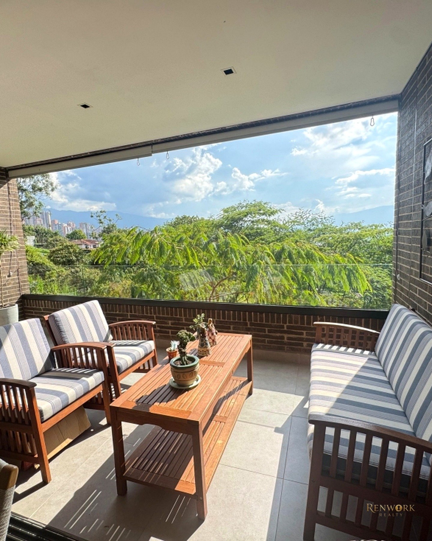 VENTA APARTAESTUDIO ALTOS DEL POBLADO – MEDELLÍN · foto 3