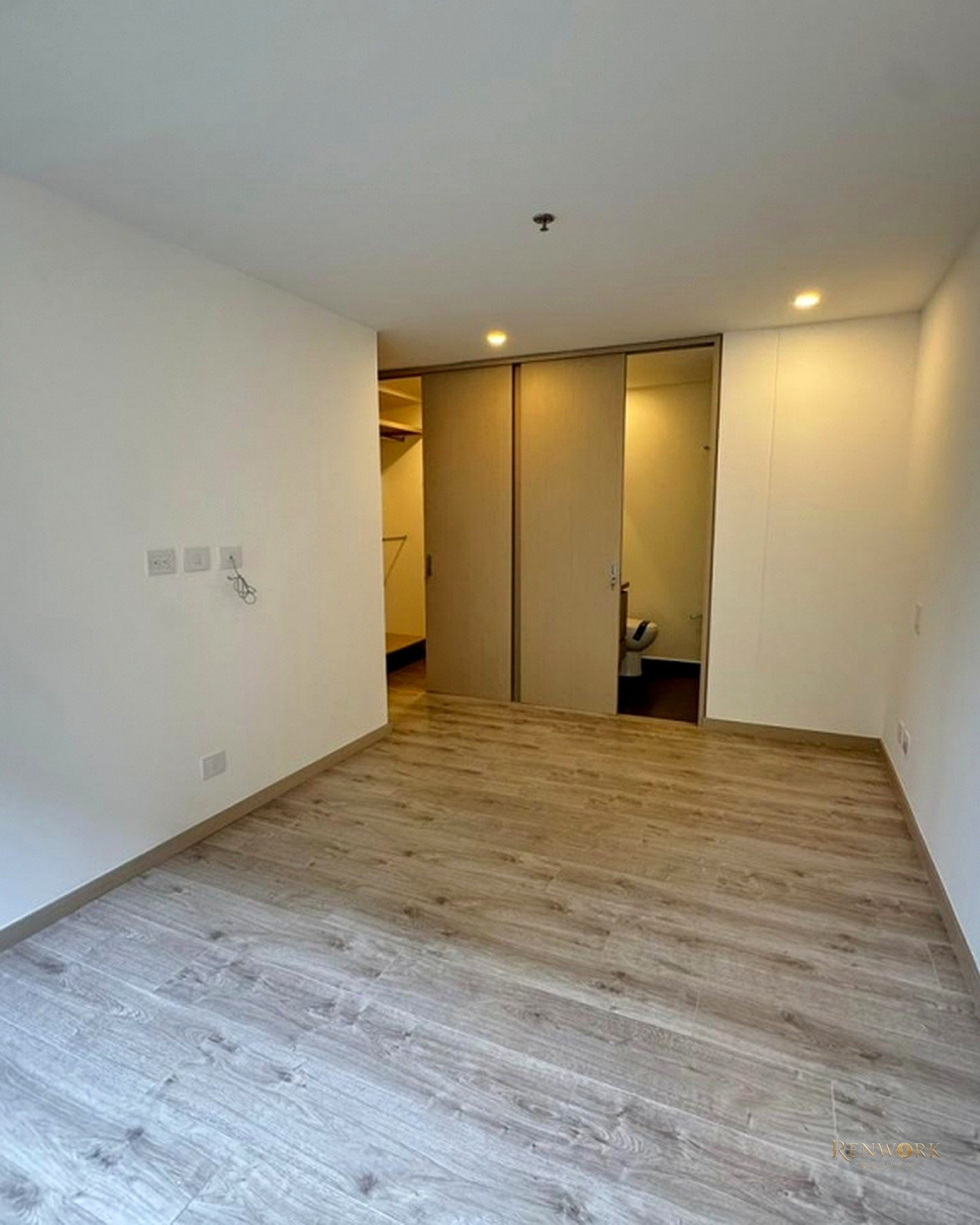 VENTA APARTAMENTO ALTOS DEL POBLADO, PISO ALTO. · foto 17