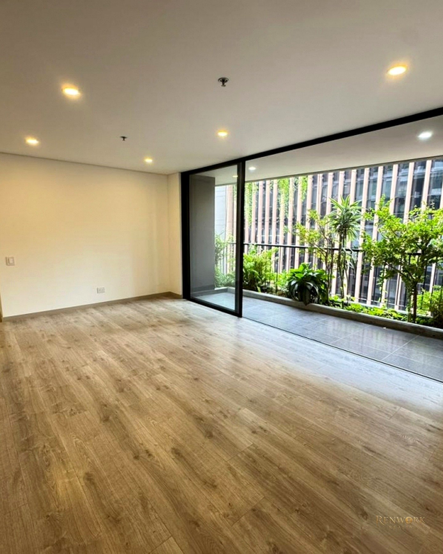 VENTA APARTAMENTO ALTOS DEL POBLADO, PISO ALTO. · foto 2