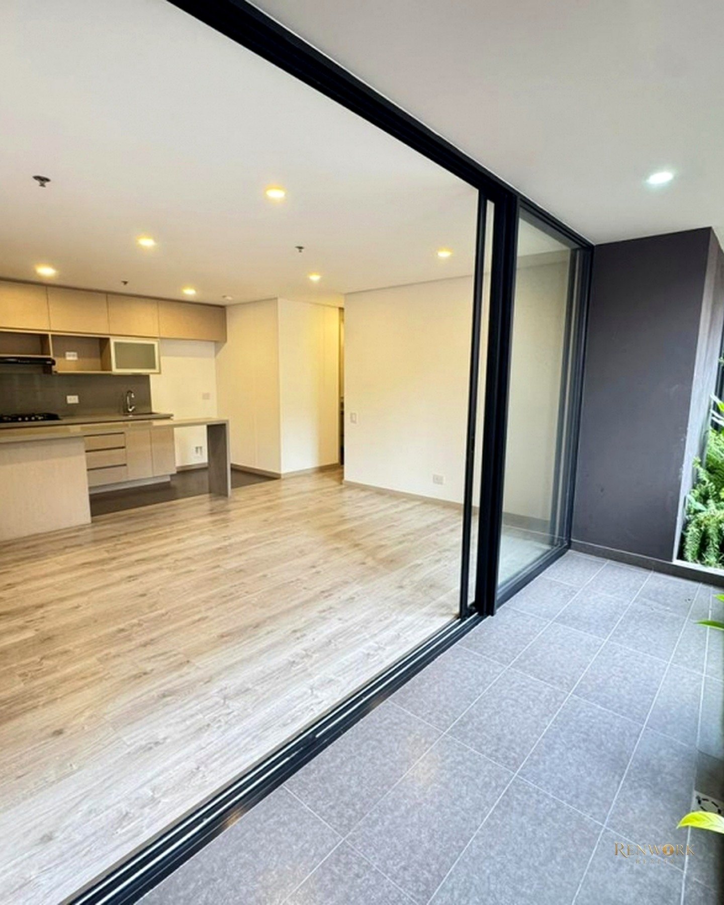 VENTA APARTAMENTO ALTOS DEL POBLADO, PISO ALTO. · foto 1