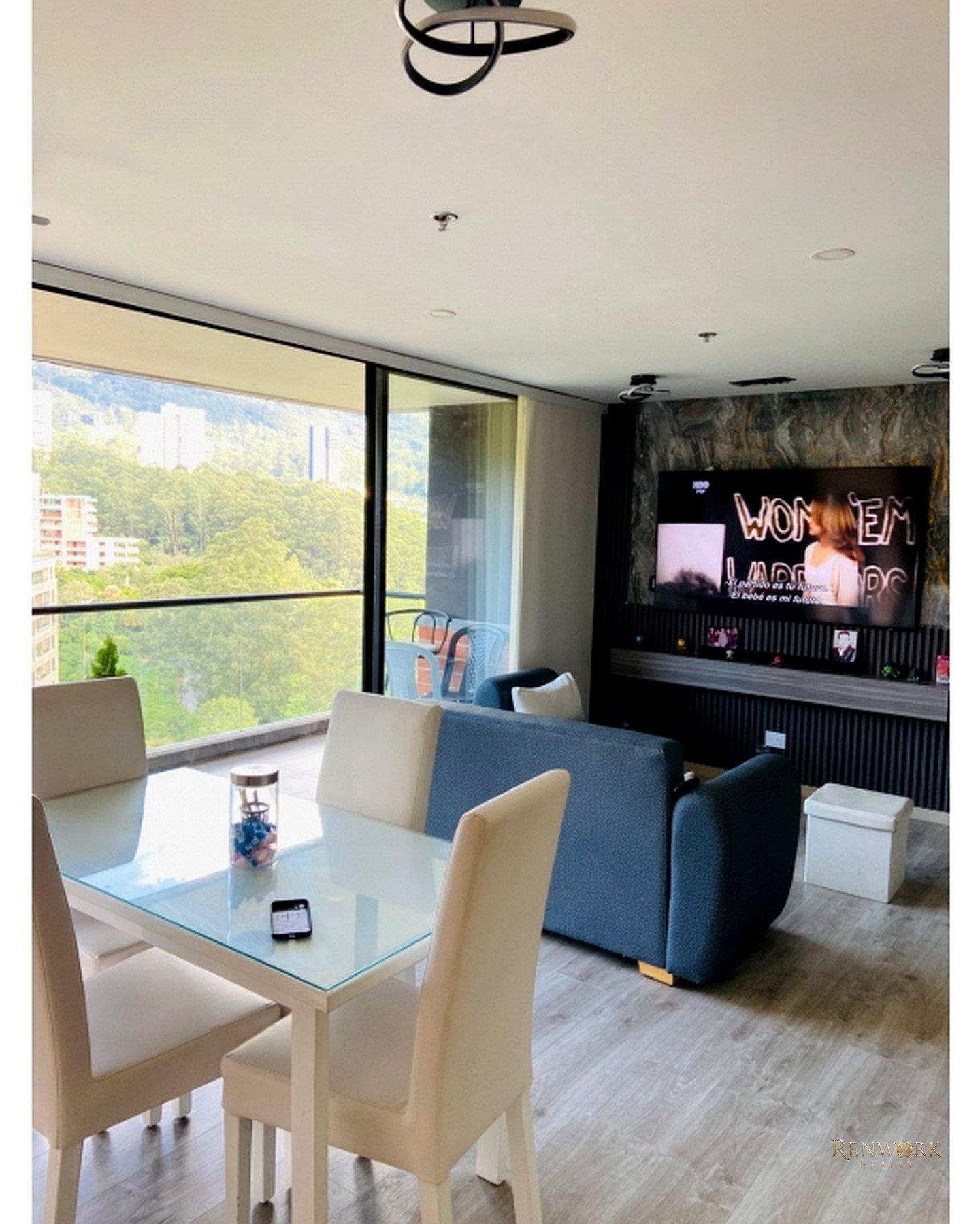 VENTA APARTAMENTO ALTOS DEL POBLADO, VISTA ABIERTA, PISO ALTO. · foto 5