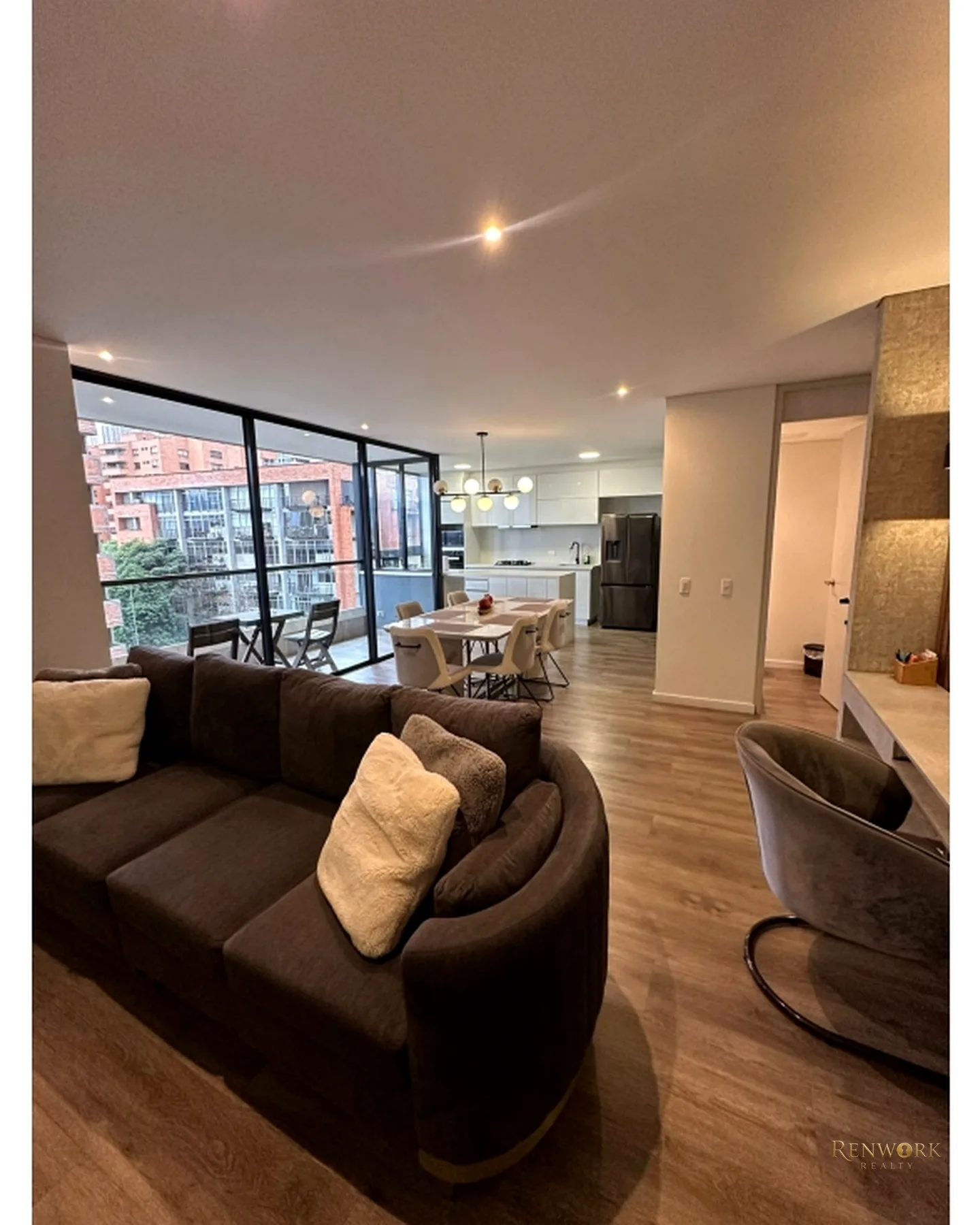 VENTA APARTAMENTO AMOBLADO - CASTROPOL, MEDELLÍN · foto 2