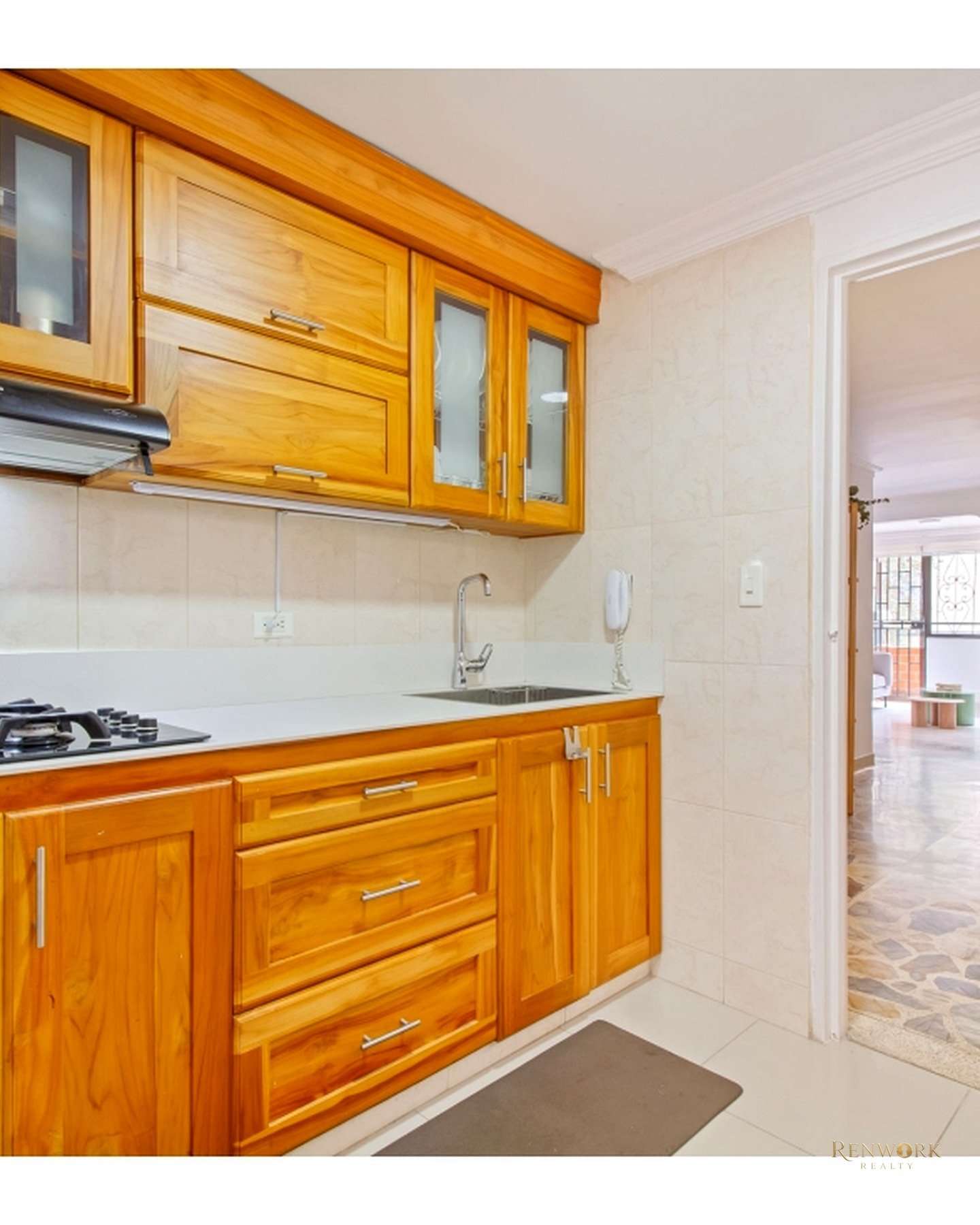 VENTA APARTAMENTO AMOBLADO LAURELES MEDELLÍN · foto 2