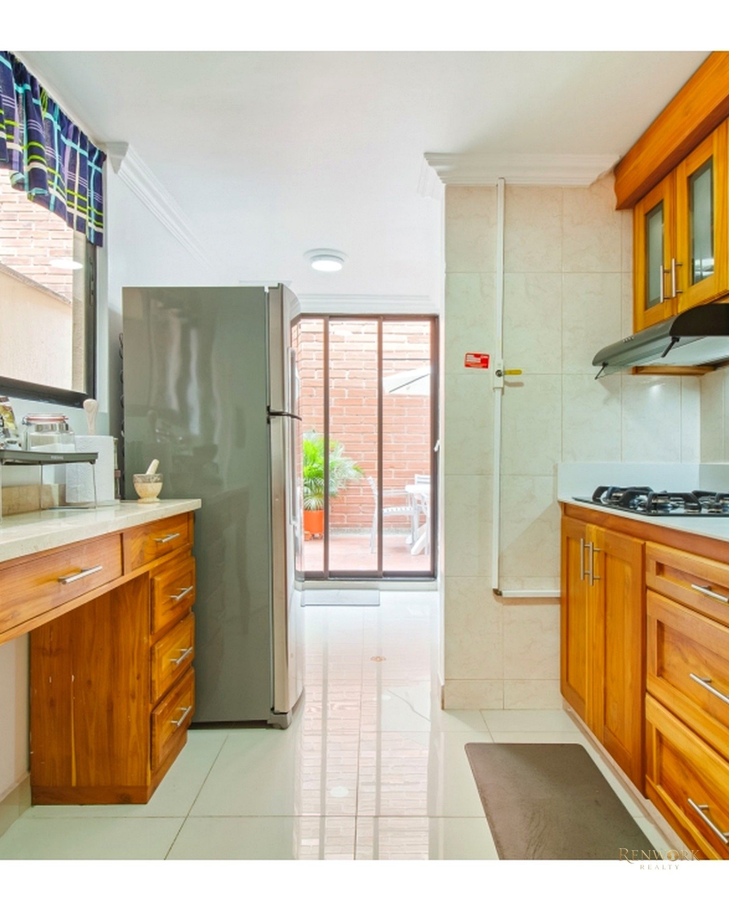 VENTA APARTAMENTO AMOBLADO LAURELES MEDELLÍN · foto 3