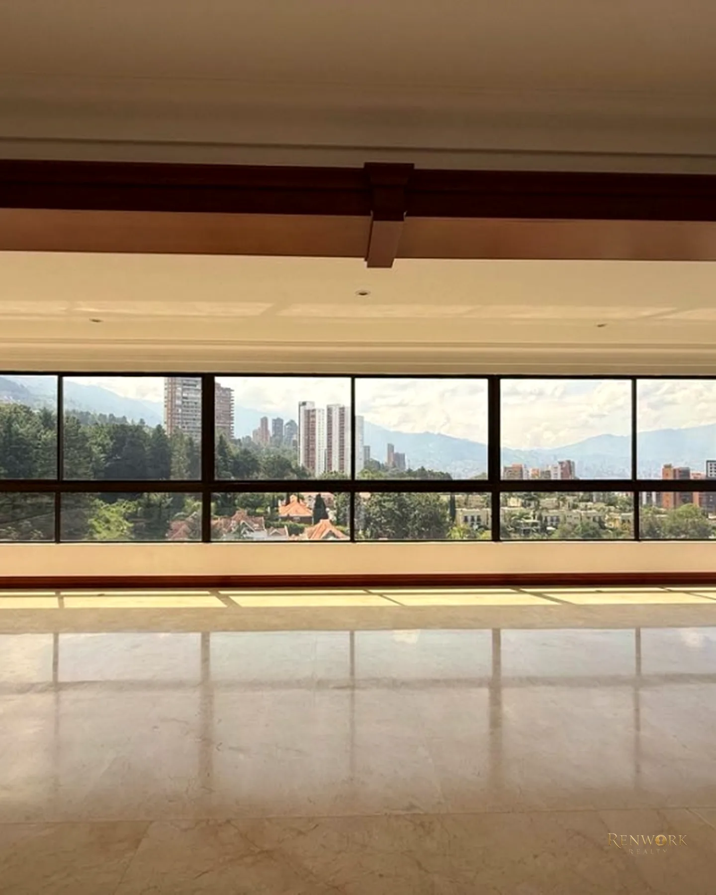 VENTA APARTAMENTO CERCA AL C.C EL TESORO · foto 2