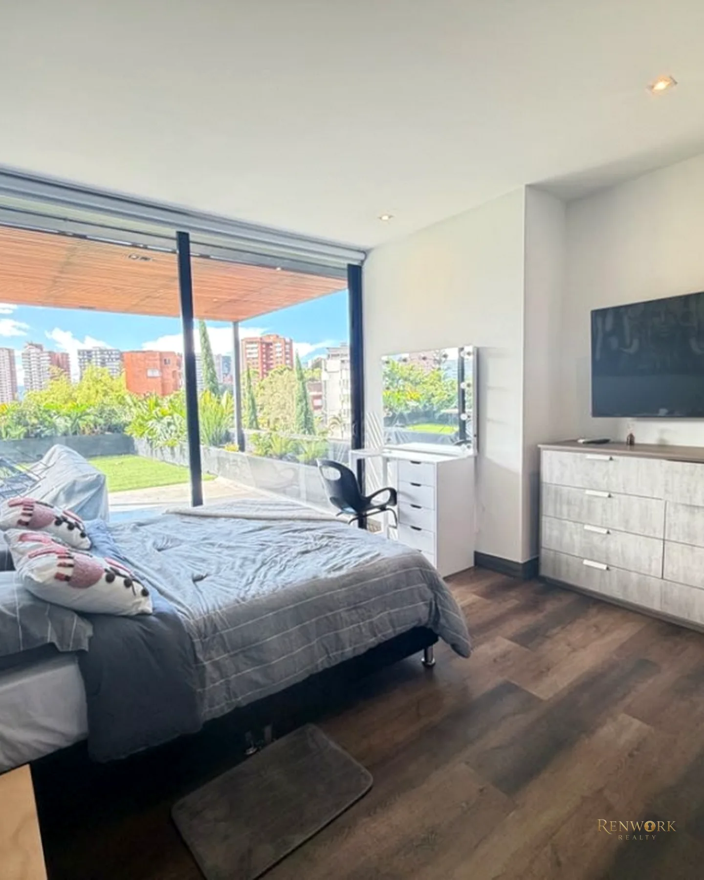 VENTA APARTAMENTO CON SÚPER TERRAZA EN SAN LUCAS · foto 6