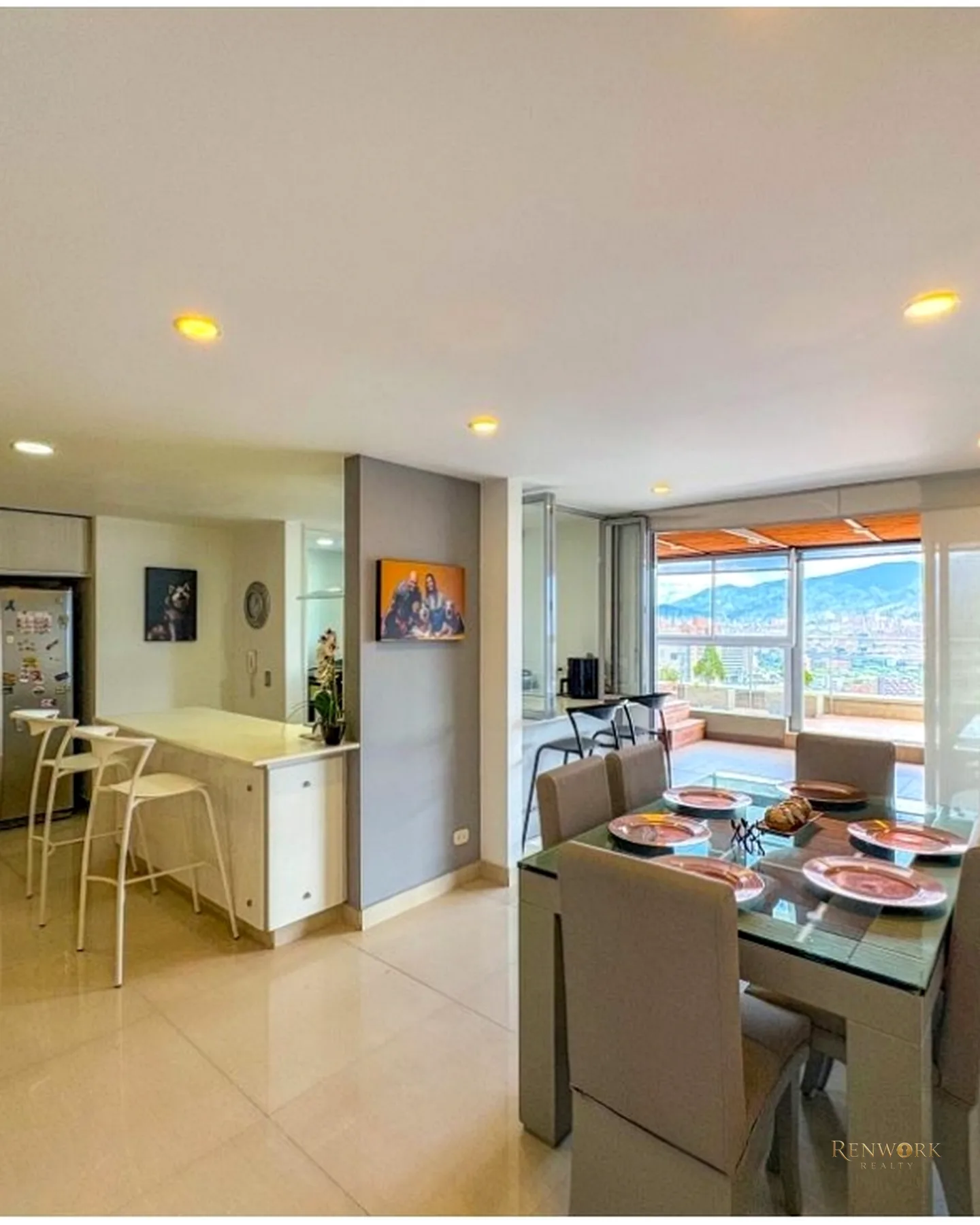 VENTA APARTAMENTO CON TERRAZA POBLADO PALMAS · foto 2