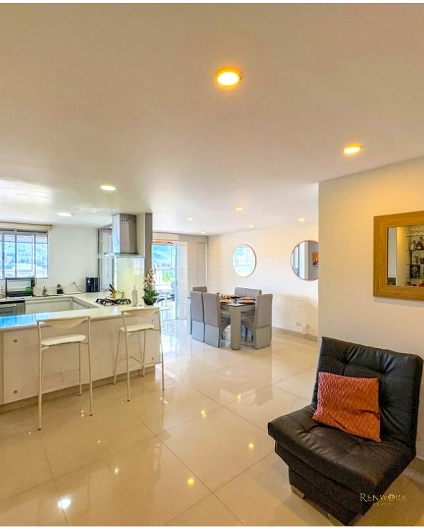 VENTA APARTAMENTO CON TERRAZA POBLADO PALMAS · foto 4