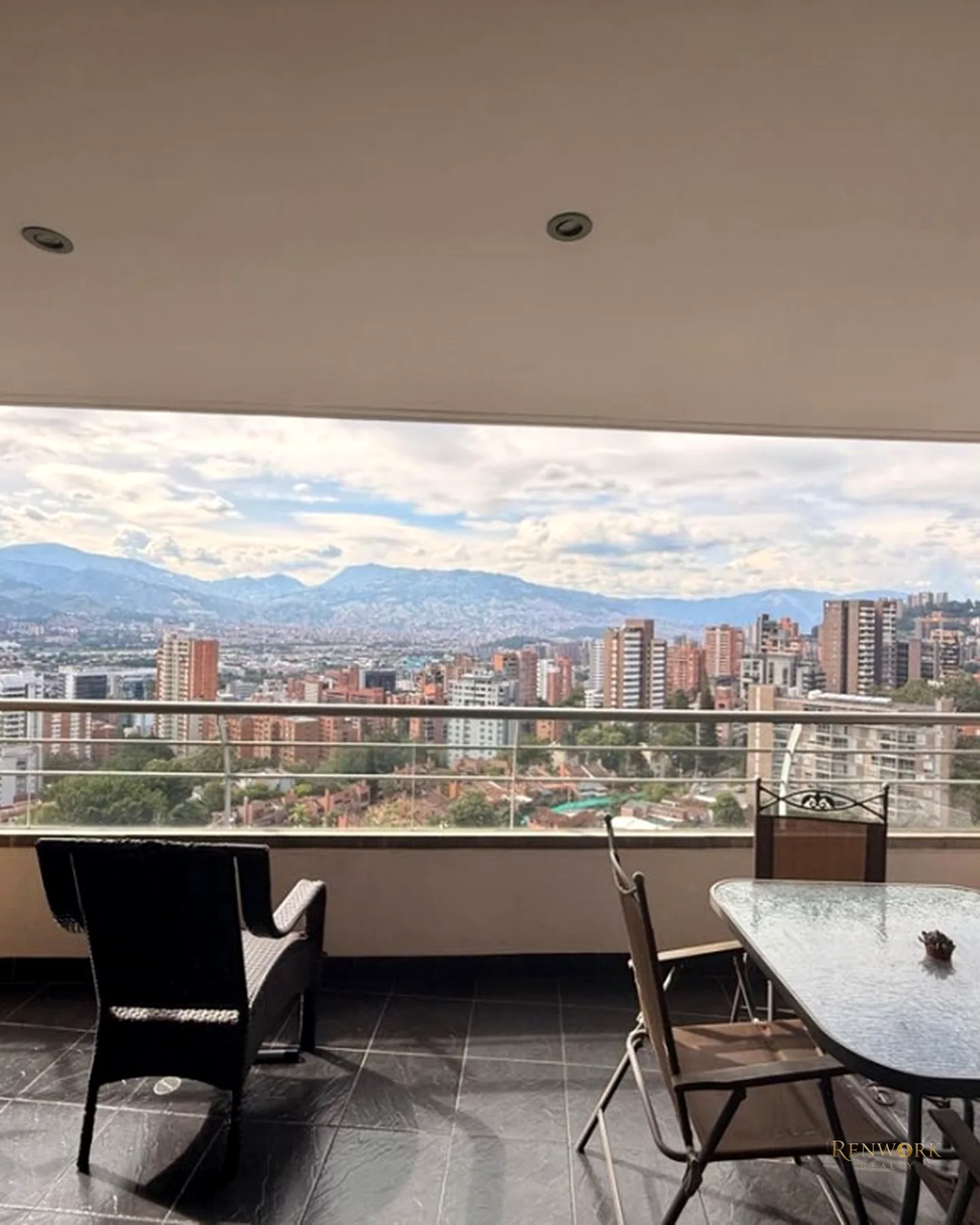VENTA APARTAMENTO CON VISTA LOS GONZÁLEZ · foto 3