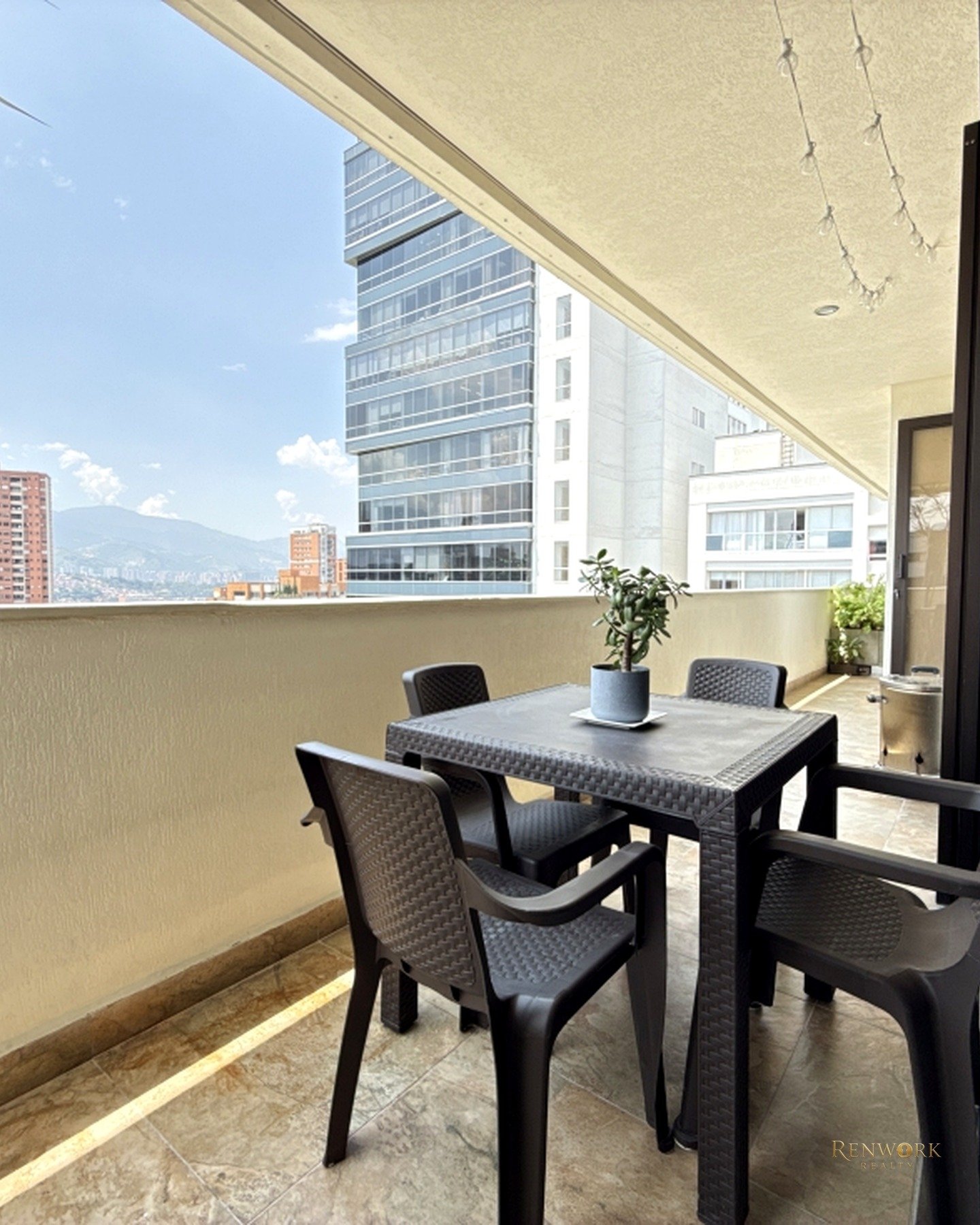 VENTA APARTAMENTO DE GRAN FORMATO CERCA A LA AVENIDA DEL POBLADO · foto 9