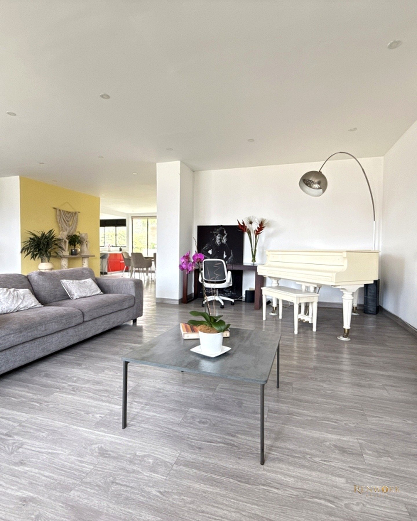 VENTA APARTAMENTO DE GRAN FORMATO CERCA A LA AVENIDA DEL POBLADO · foto 2
