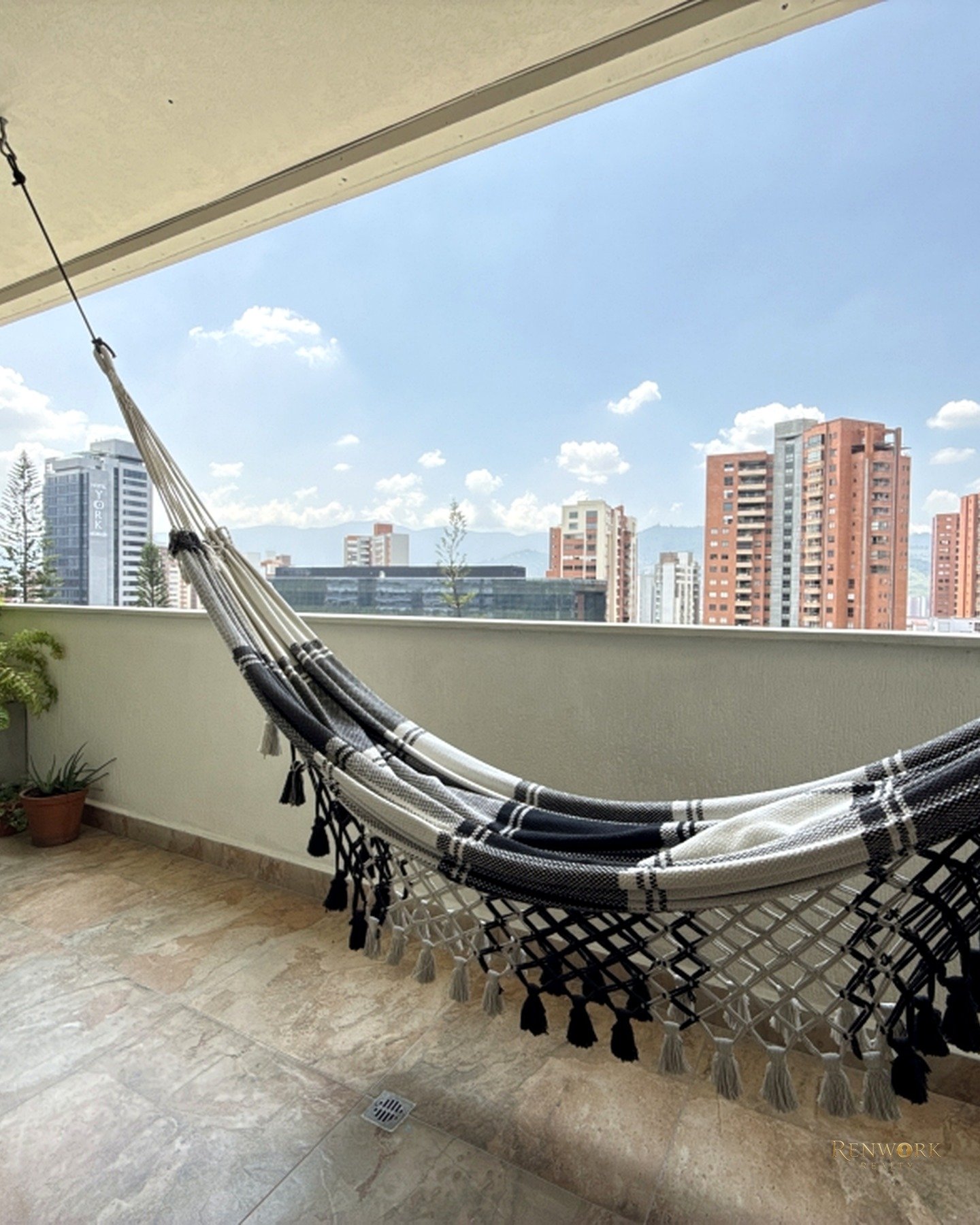 VENTA APARTAMENTO DE GRAN FORMATO CERCA A LA AVENIDA DEL POBLADO · foto 20